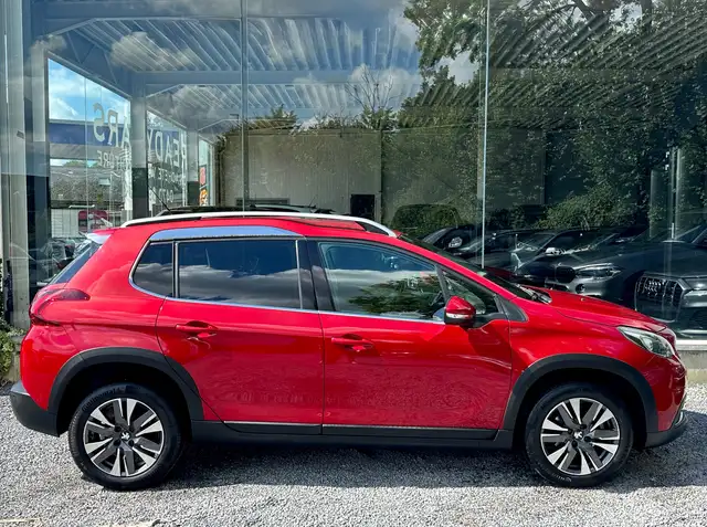 Peugeot 2008 view 5