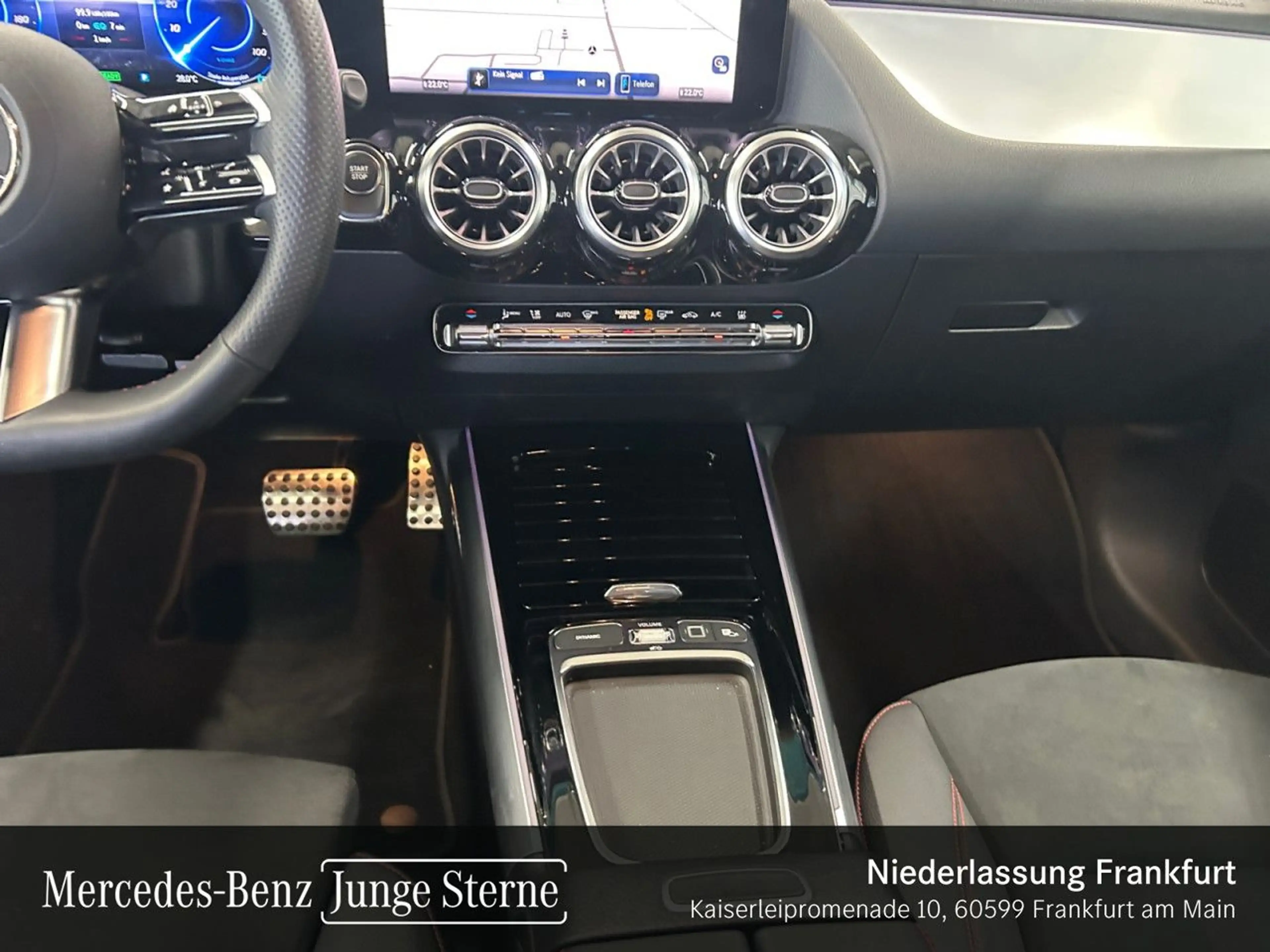 Mercedes-Benz EQA 250 AMG+PLUS-PAKET+AHK+360+KEYLESS+SPUR — photo 15