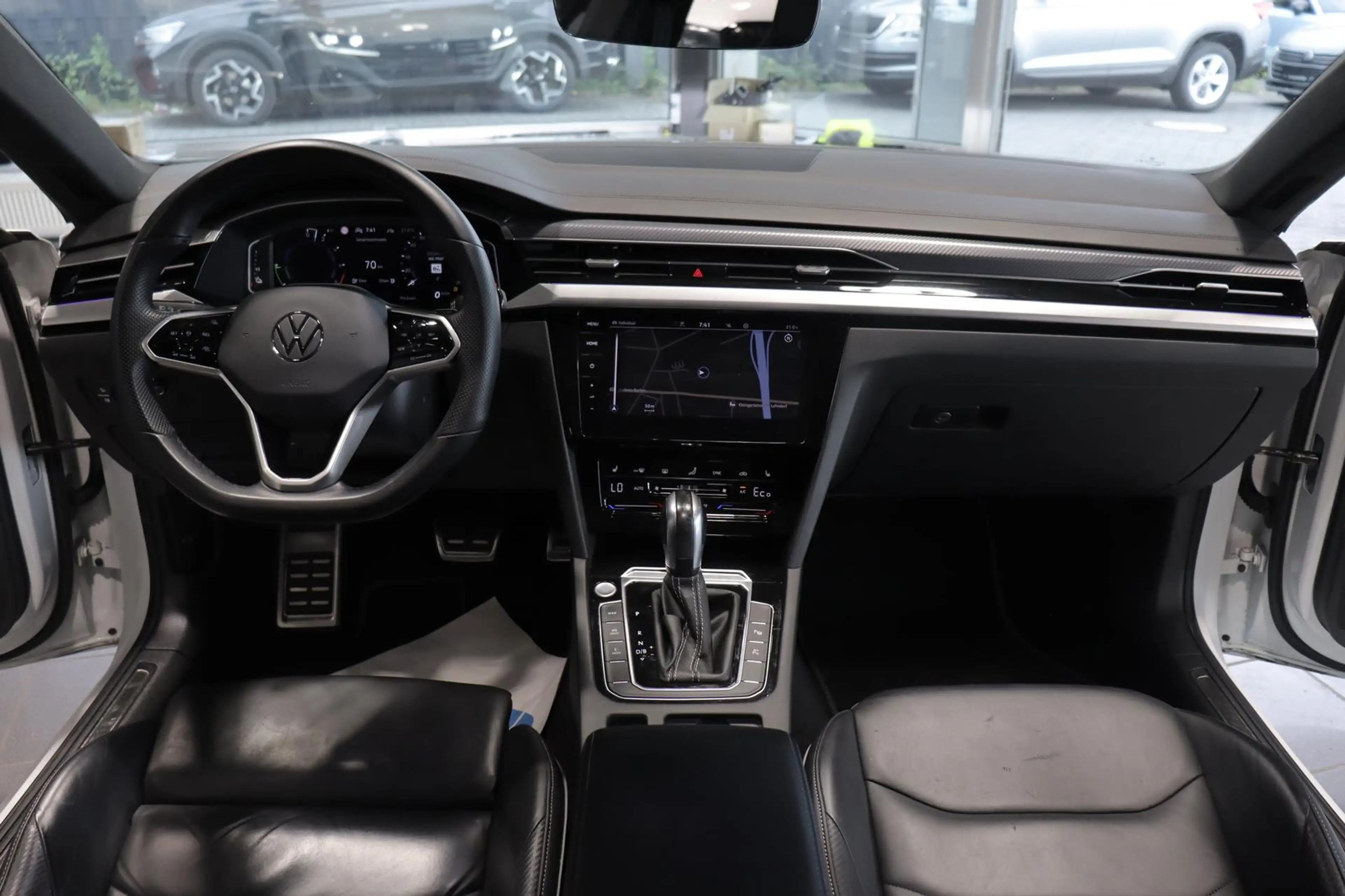 Volkswagen Arteon 1.4 TSI DSG R-LINE eHybrid *PANO*MATRIX* — photo 14