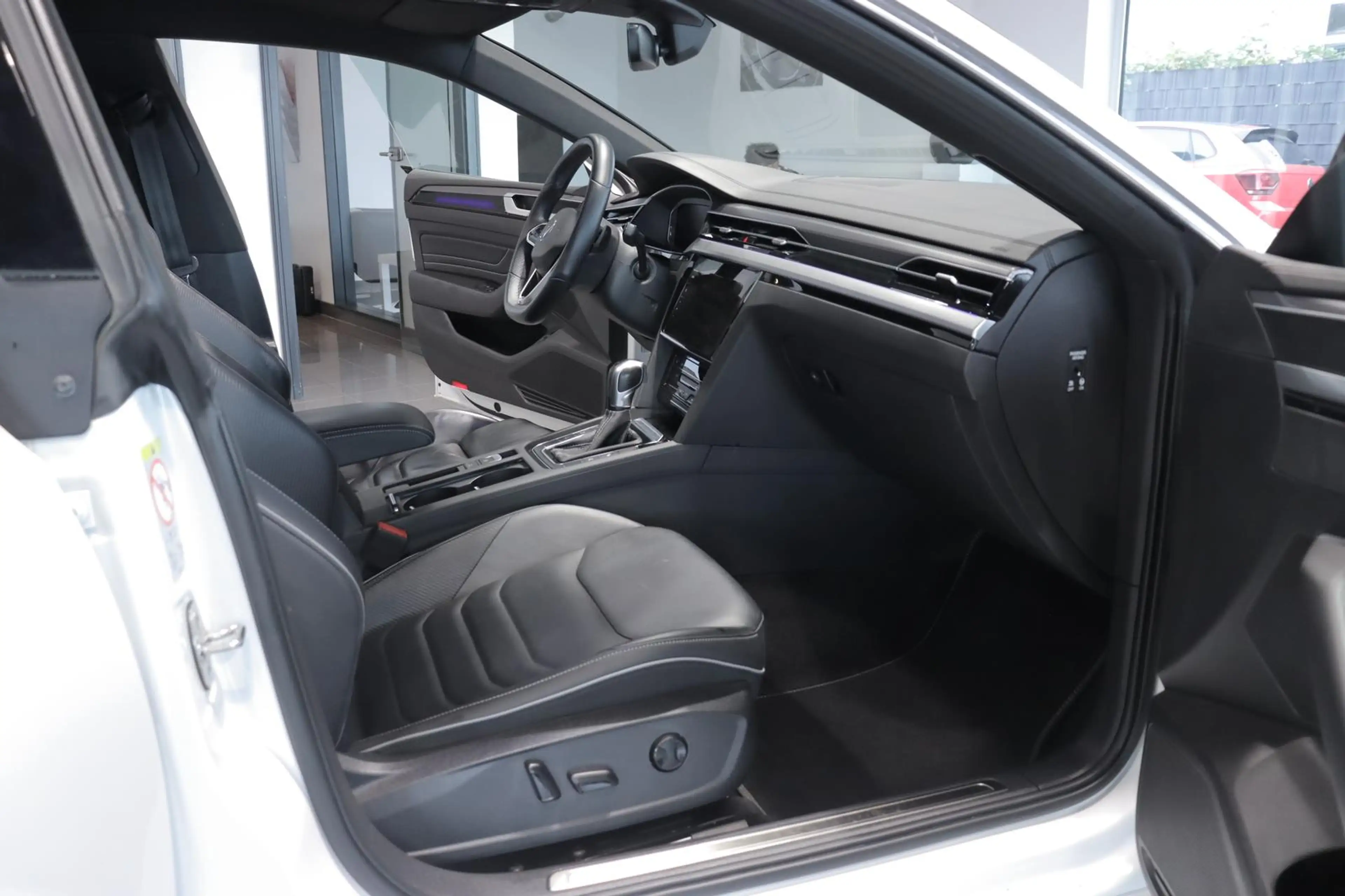 Volkswagen Arteon 1.4 TSI DSG R-LINE eHybrid *PANO*MATRIX* — photo 11