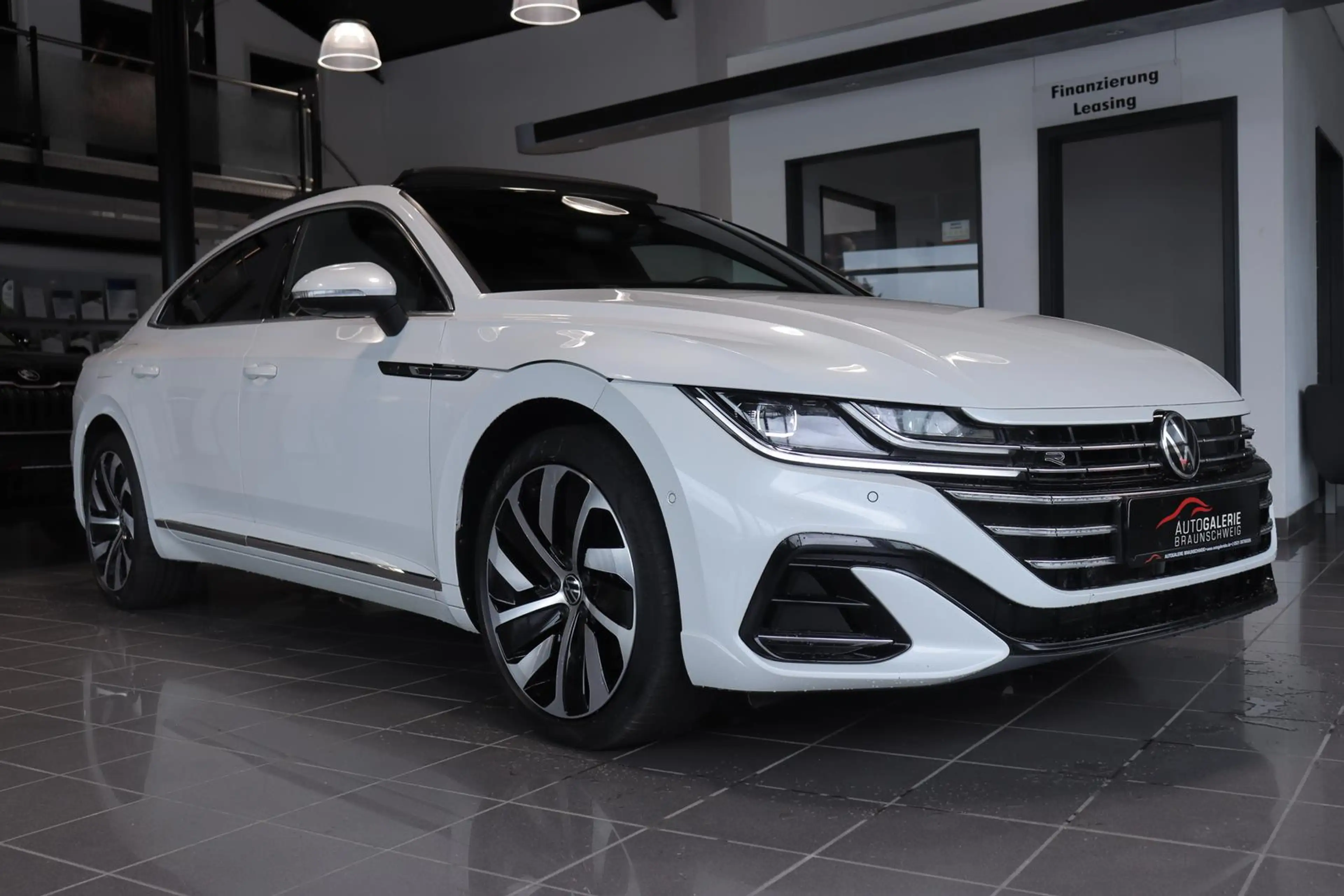 Volkswagen Arteon 1.4 TSI DSG R-LINE eHybrid *PANO*MATRIX* — photo 4