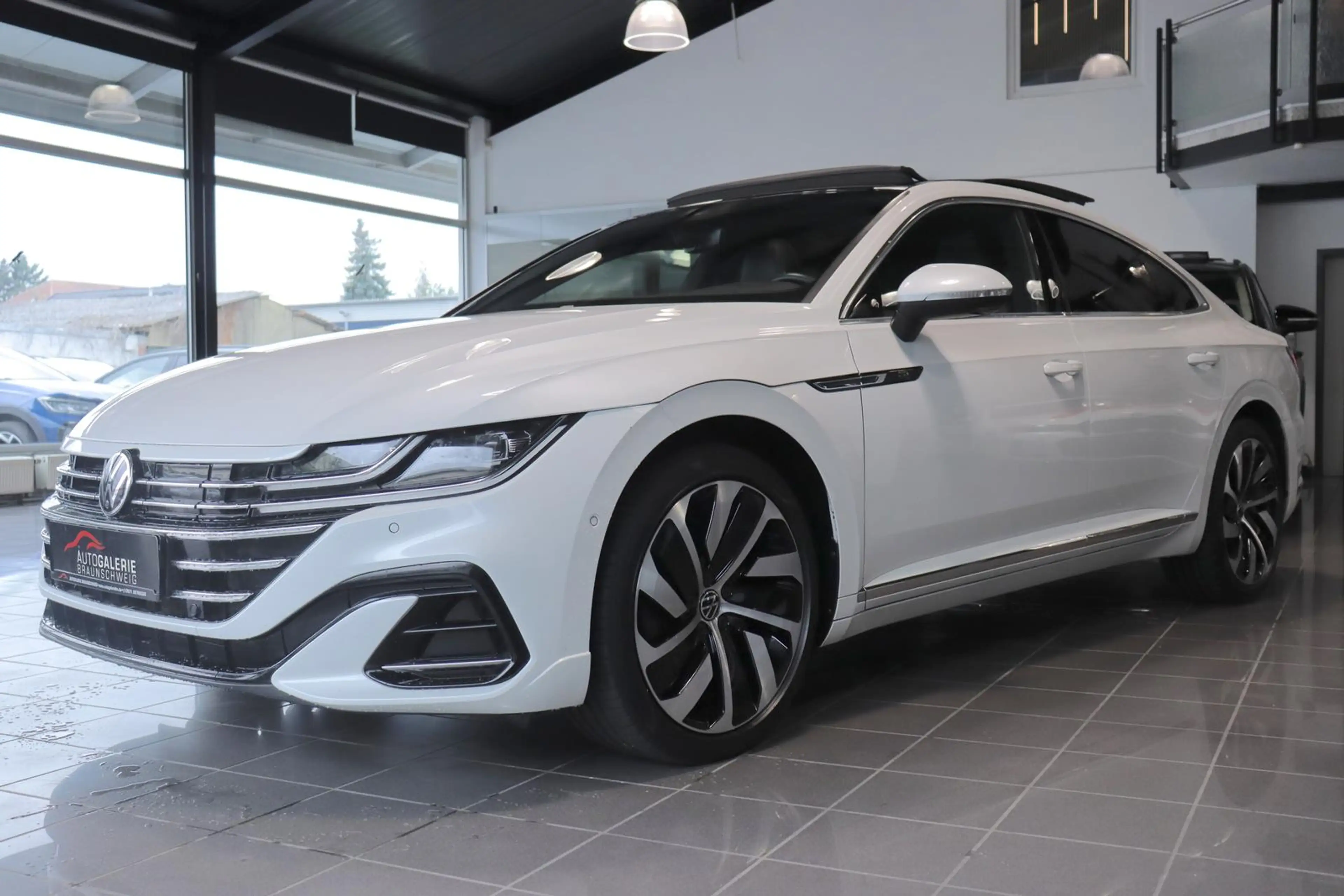 Volkswagen Arteon 1.4 TSI DSG R-LINE eHybrid *PANO*MATRIX* — photo 2
