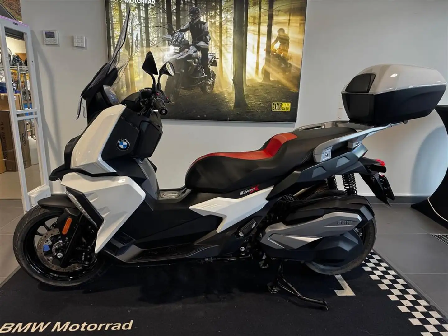 BMW C 400 X BTW AFTREKBAAR - 1
