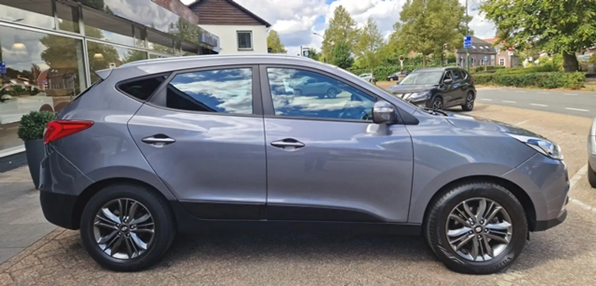 Hyundai iX35 1.6 135PK GDI Blue i-Vision - Navi - Camera &Trekh Grijs - 2