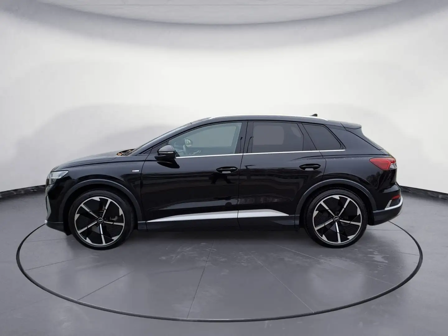 Audi Q4 e-tron Q4 40 e-tron *MATRIX*NAVI*S-LINE* Schwarz - 2