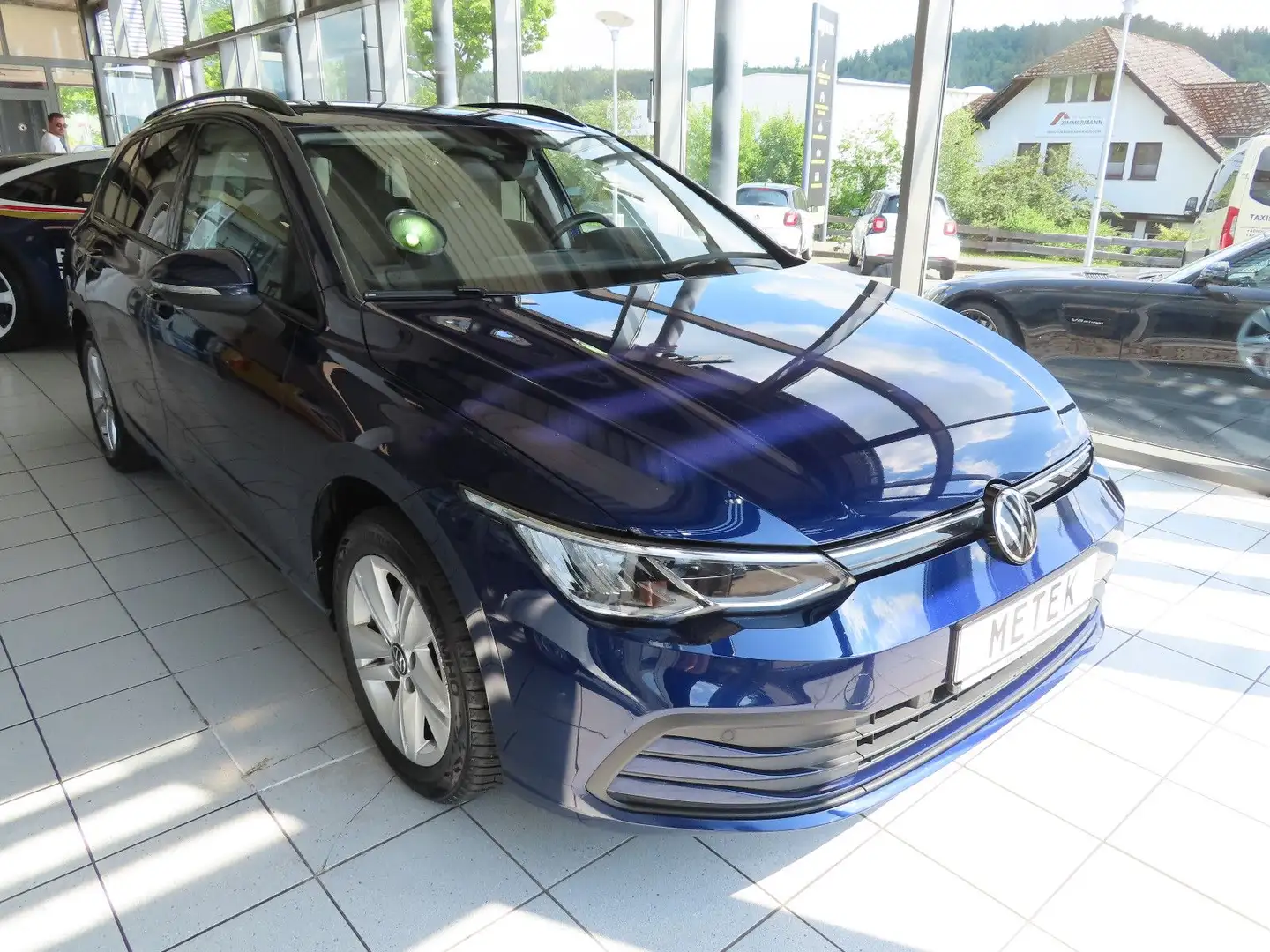 Volkswagen Golf VIII Variant Life 2.0 TDI LED NAVI AHK Blau - 2