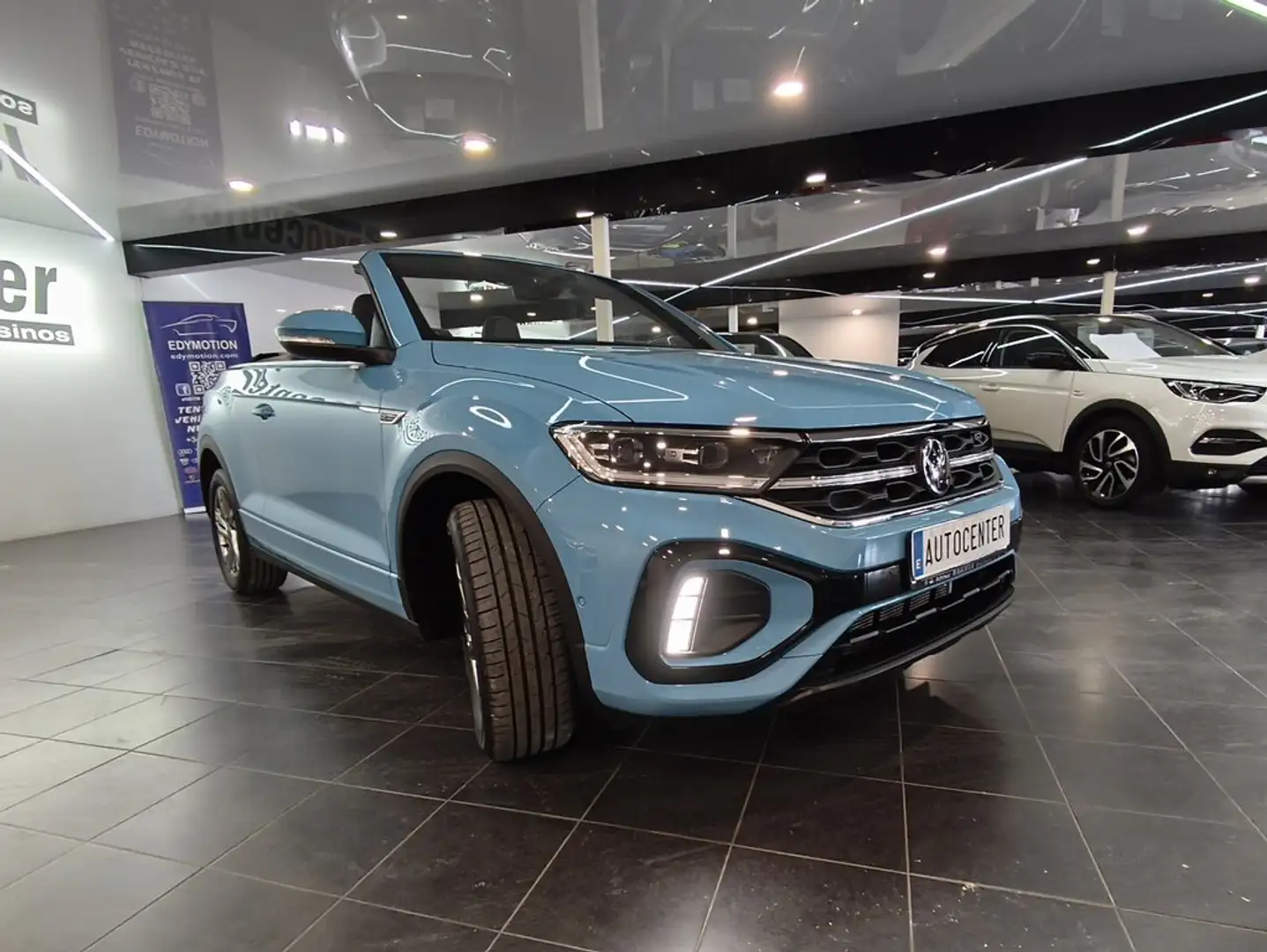 Volkswagen T-Roc Cabrio R-Line 1.5 TSI 110kW (150CV) Azul - 2