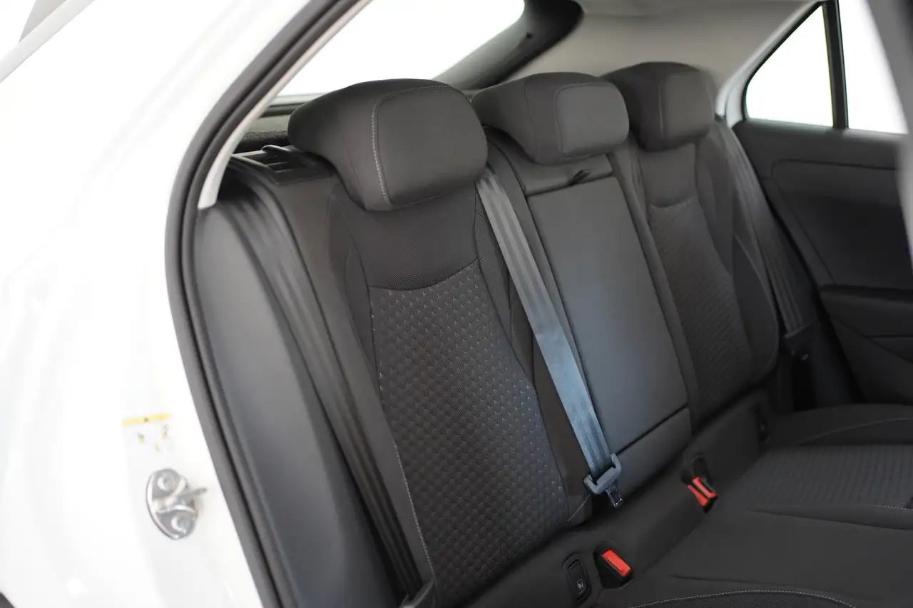 Volkswagen T-Roc 1.5 eTSI ACT DSG Life 13