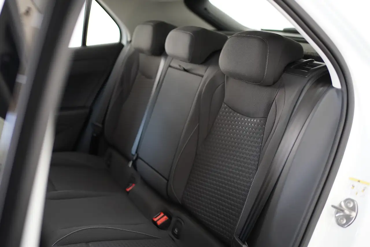 Volkswagen T-Roc 1.5 eTSI ACT DSG Life 10