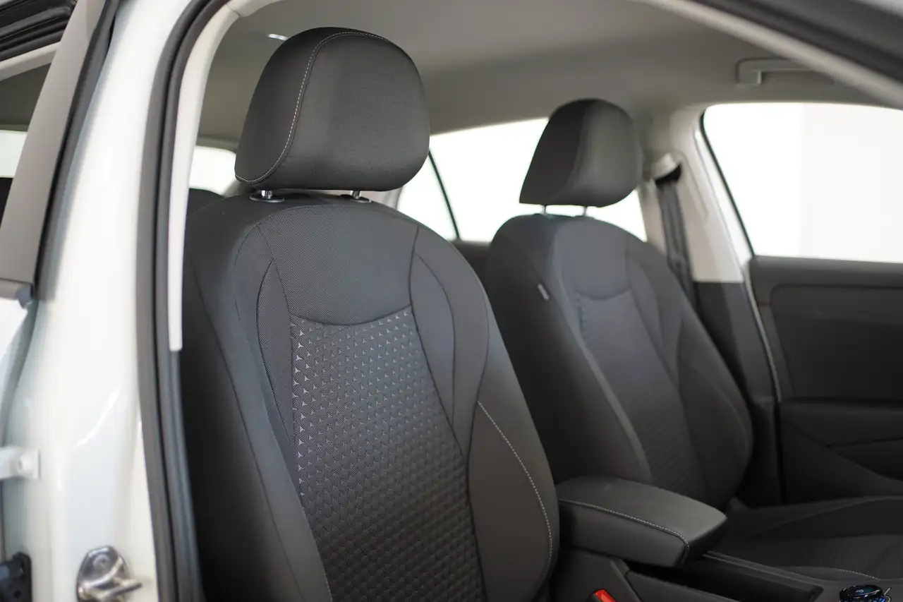 Volkswagen T-Roc 1.5 eTSI ACT DSG Life 15