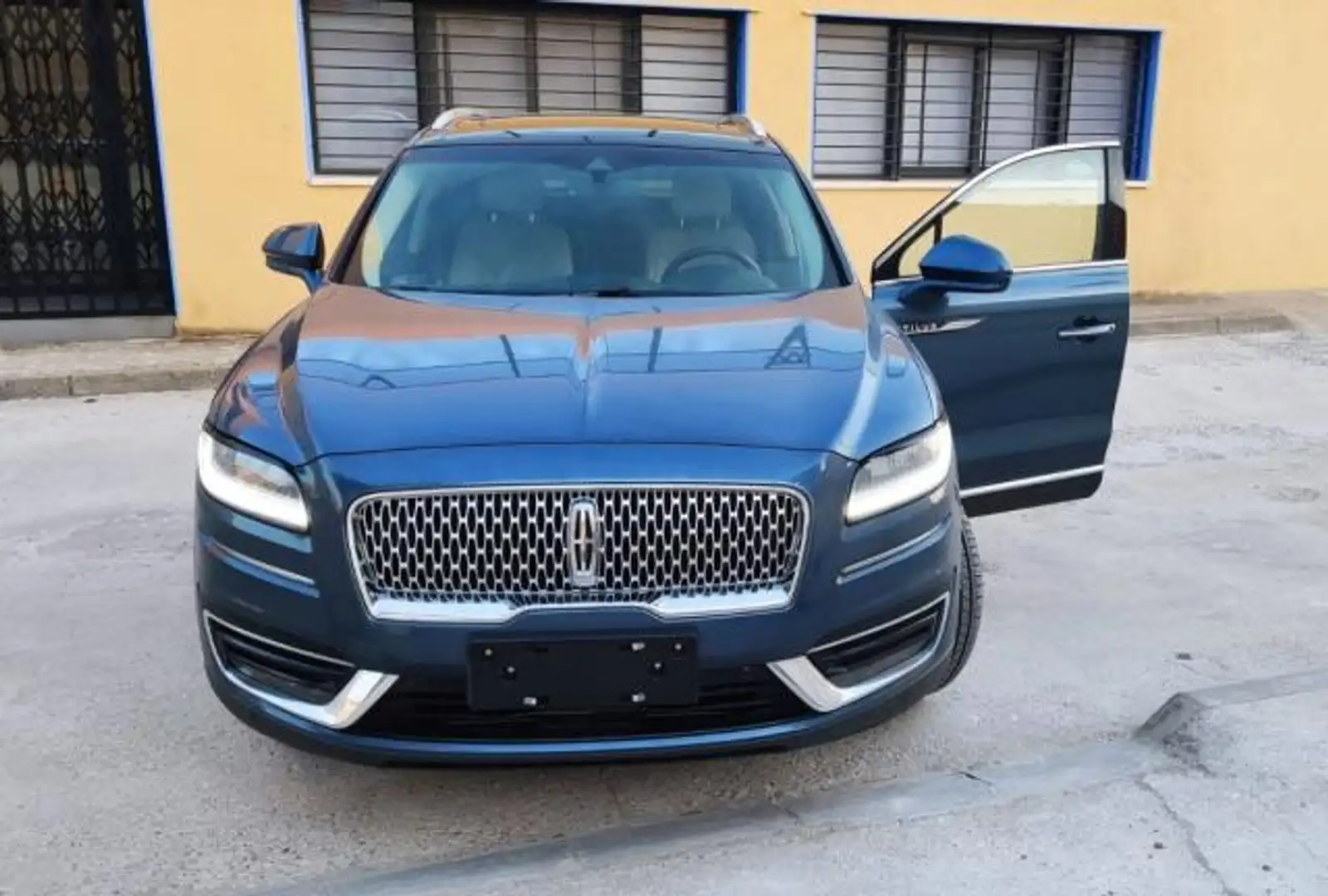 Ford Edge 2.0L EcoBoost AWD Modrá - 2