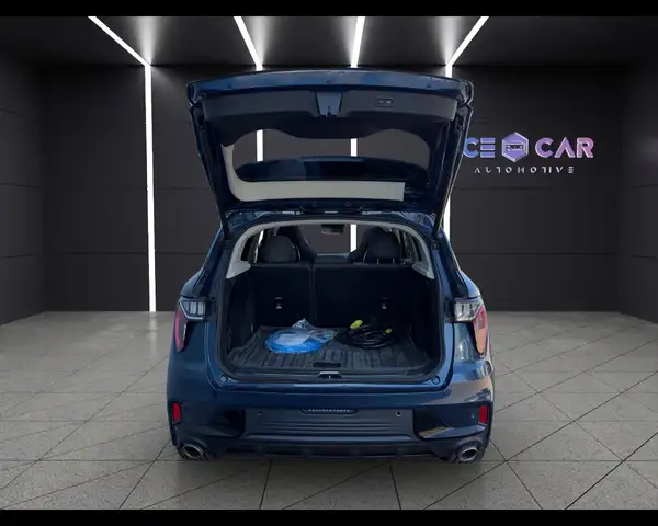 Lynk & Co 01 view 19