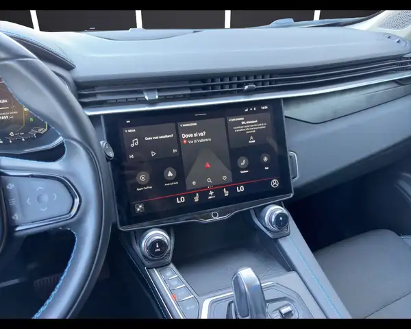 Lynk & Co 01 view 14