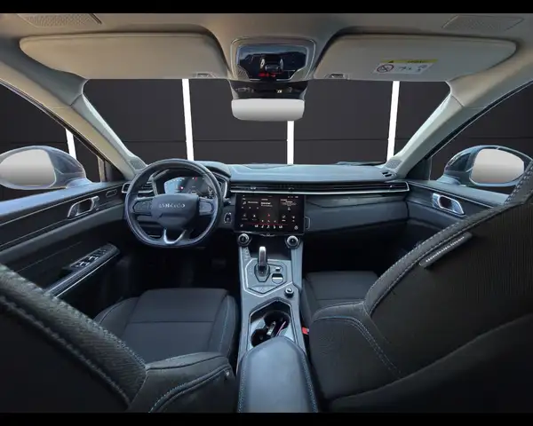 Lynk & Co 01 view 10
