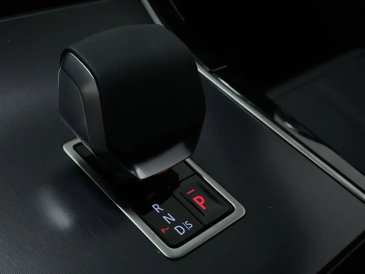 Land Rover Range Rover Velar снимка Land Rover Range Rover Velar