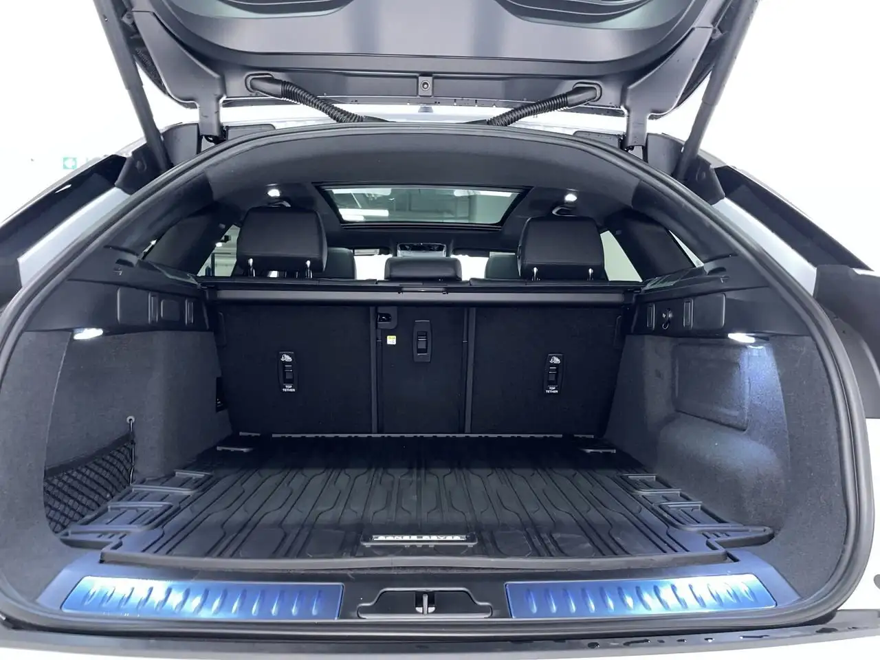 Land Rover Range Rover Velar снимка Land Rover Range Rover Velar