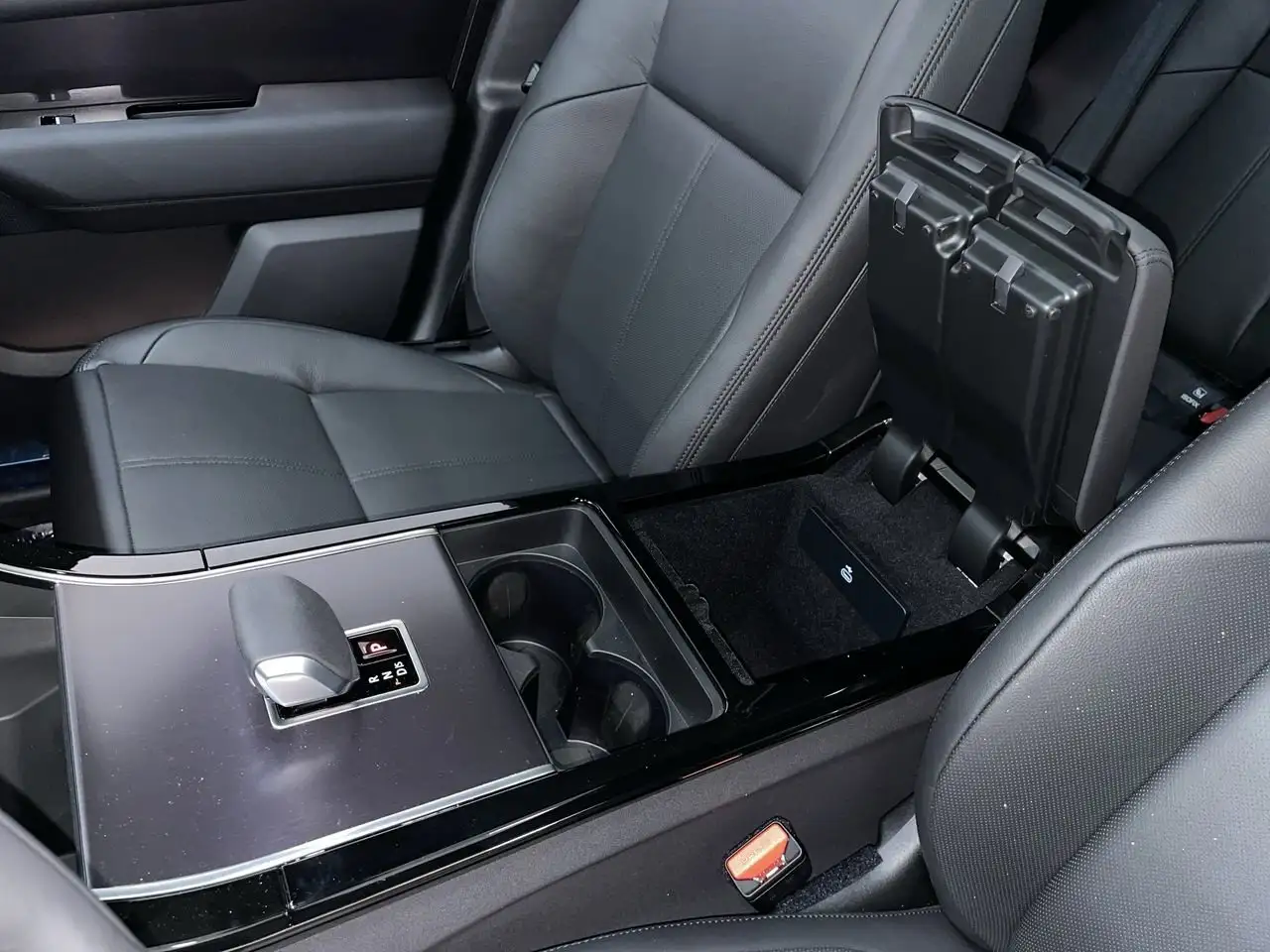 Land Rover Range Rover Velar снимка Land Rover Range Rover Velar