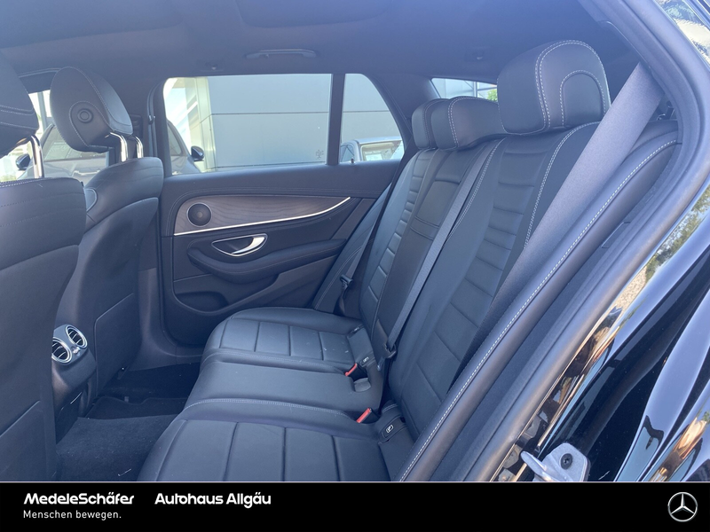 Mercedes-Benz E 400 E 400 d T 4M AMG AHK Pano Dist Multib 360 Leder — photo 11