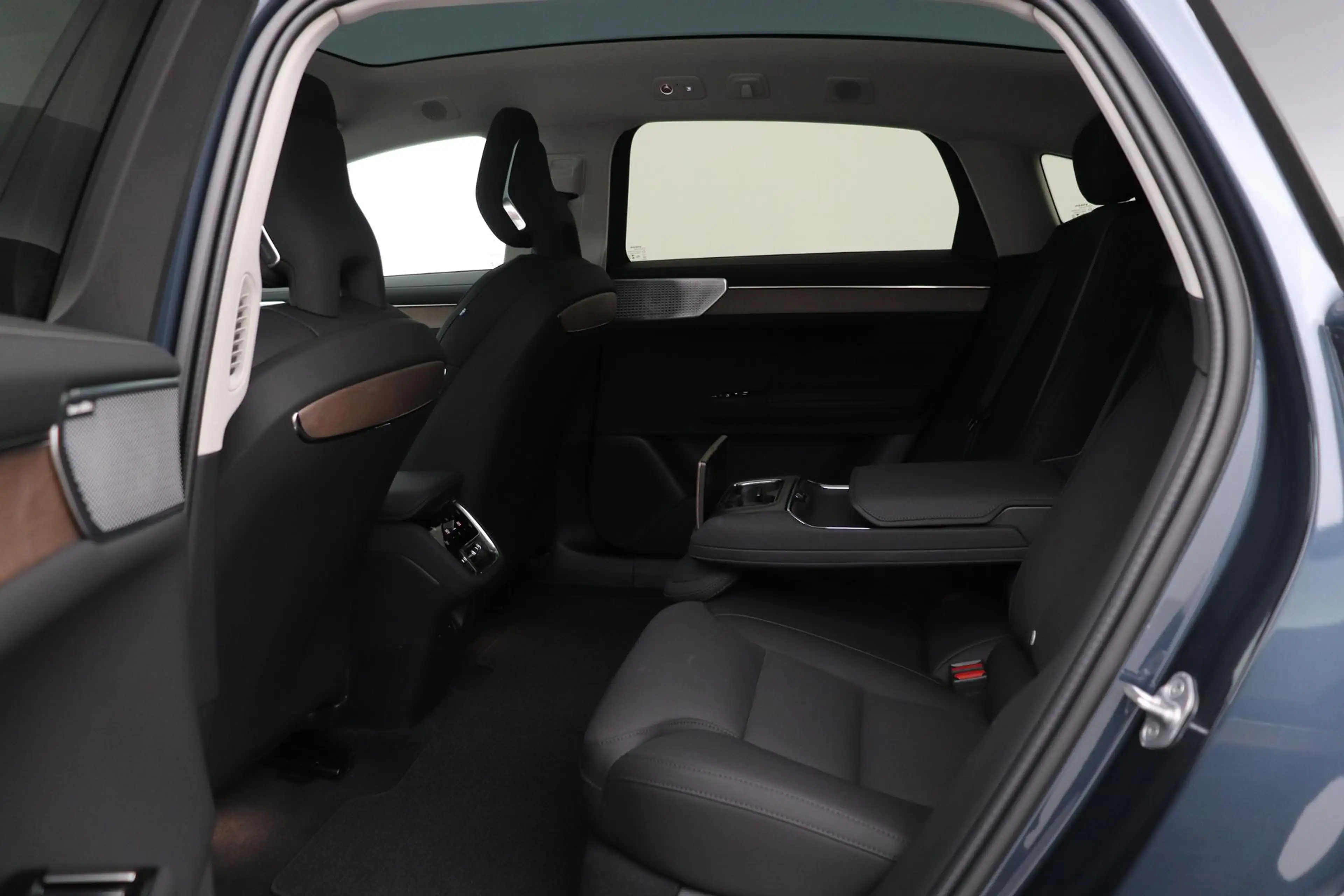 Volvo ES90 Single Motor Extended Range Ultra 92 kWh | FACELIF — photo 43