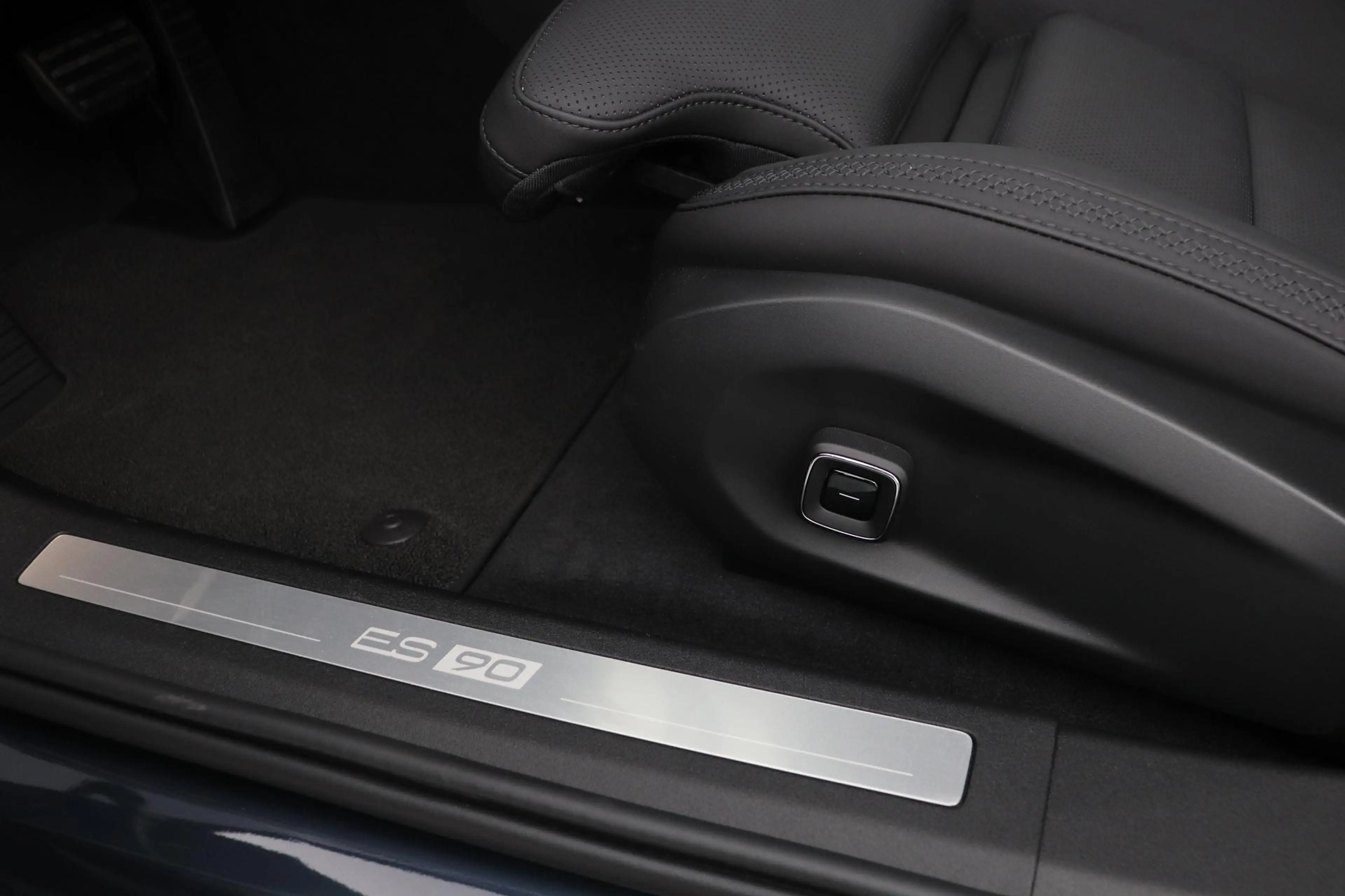 Volvo ES90 Single Motor Extended Range Ultra 92 kWh | FACELIF — photo 42