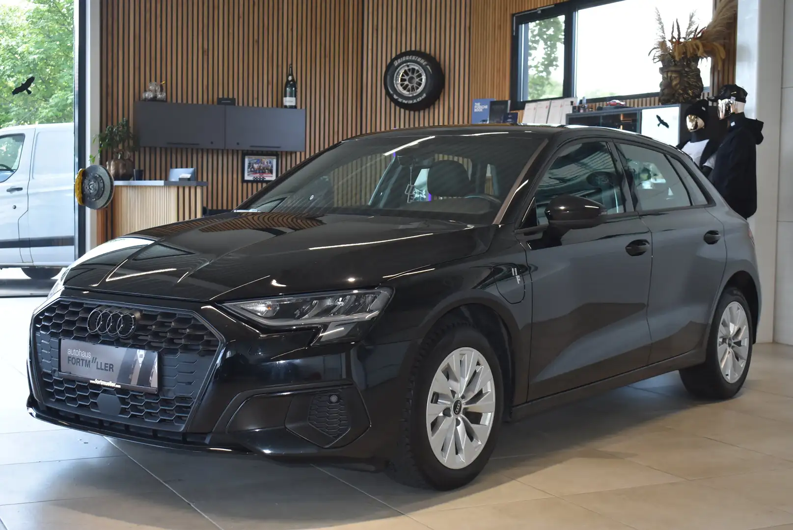 Audi A3 40 TFSI e Schwarz - 1
