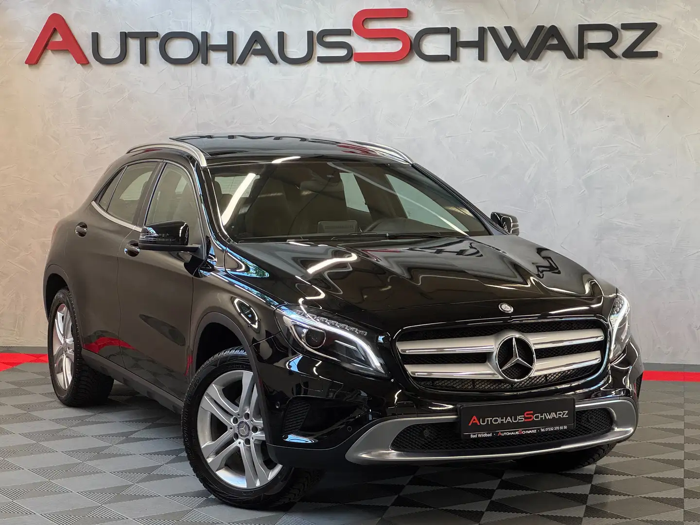 Mercedes-Benz GLA 180 GLA 180 Score Aut. Pano Kamera Led T-Leder Tempo Zwart - 1
