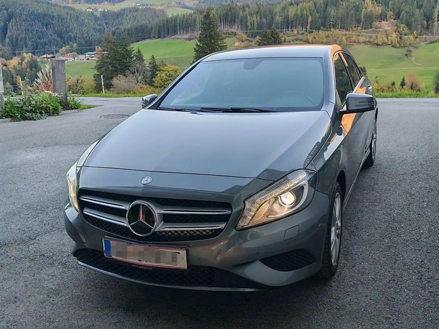 Mercedes-Benz A 180 CDI Lifestyle Edition Grau - 2