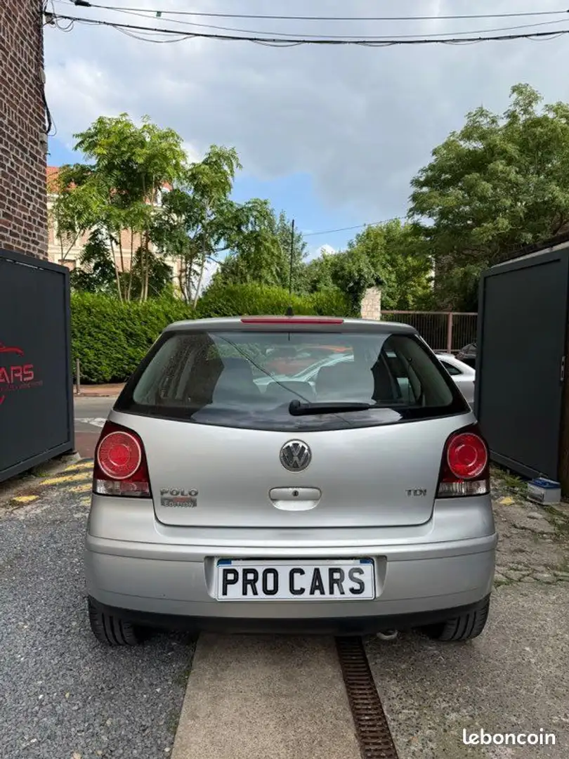 Volkswagen Polo 1,4 tdi Gris - 2