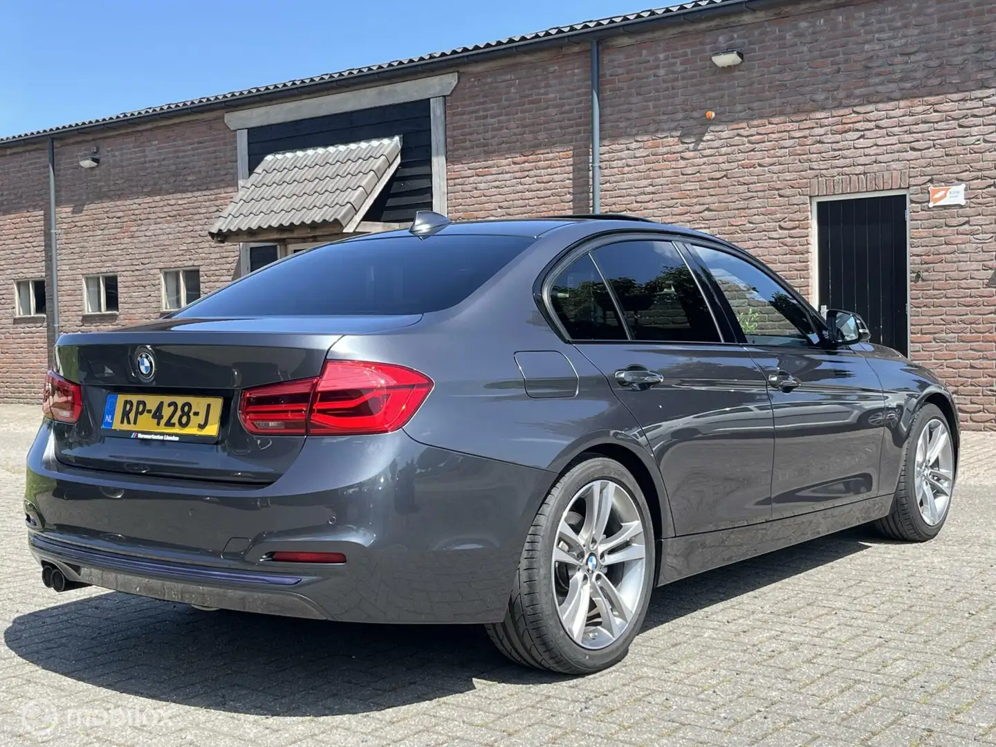 BMW 320 3-serie 320d EDE Edition Sport Line Shadow High Ex Gris - 2