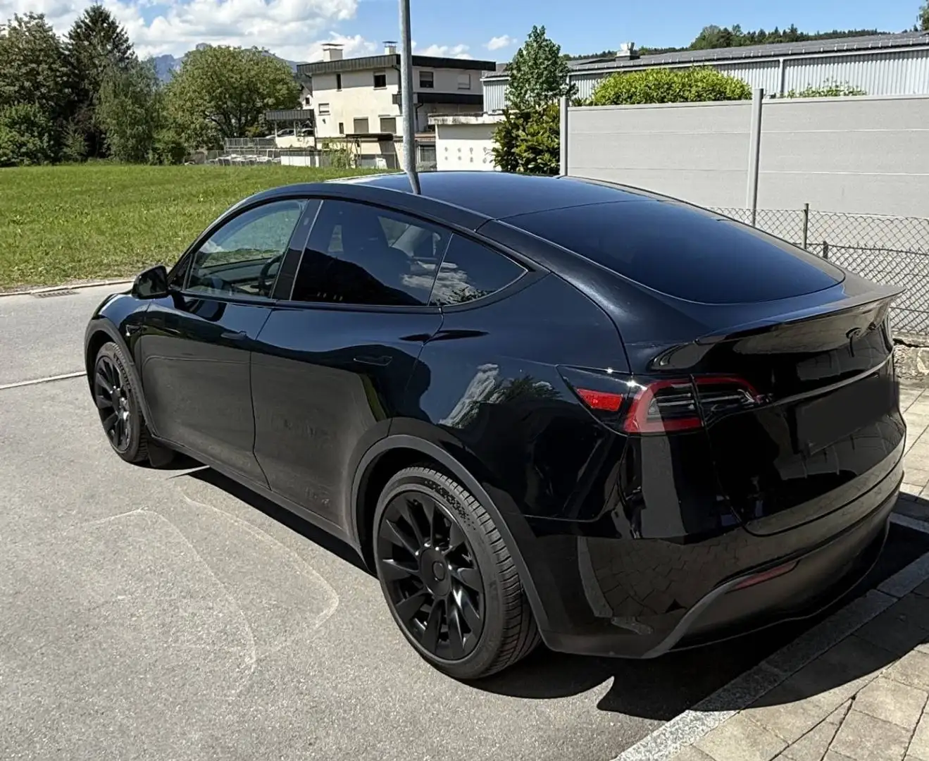 Tesla Model Y Model Y Long Range AWD 75kWh Schwarz - 2