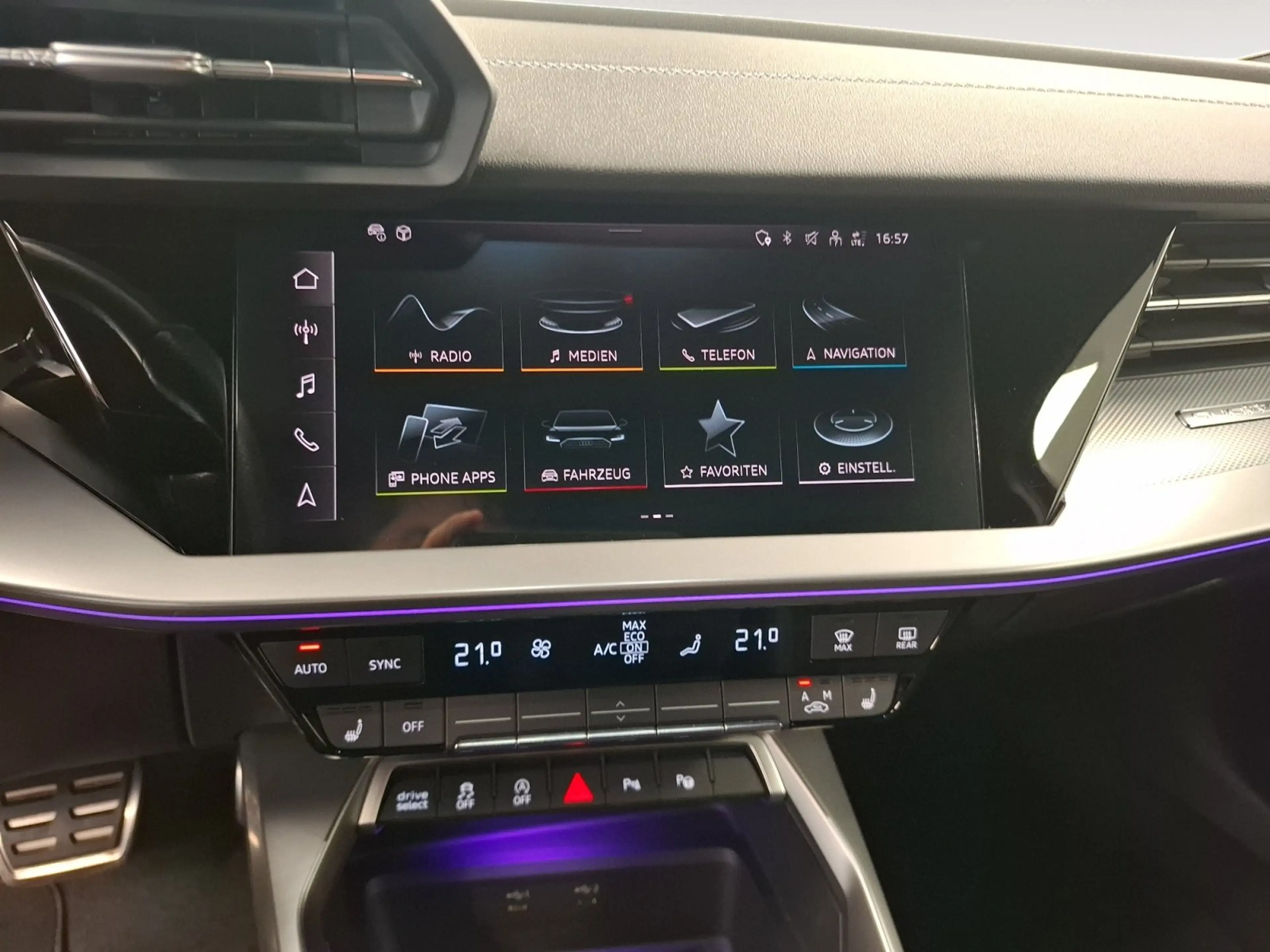 Audi S3 2.0 TFSI quattro Matrix RFK B&O CarPlay — photo 14
