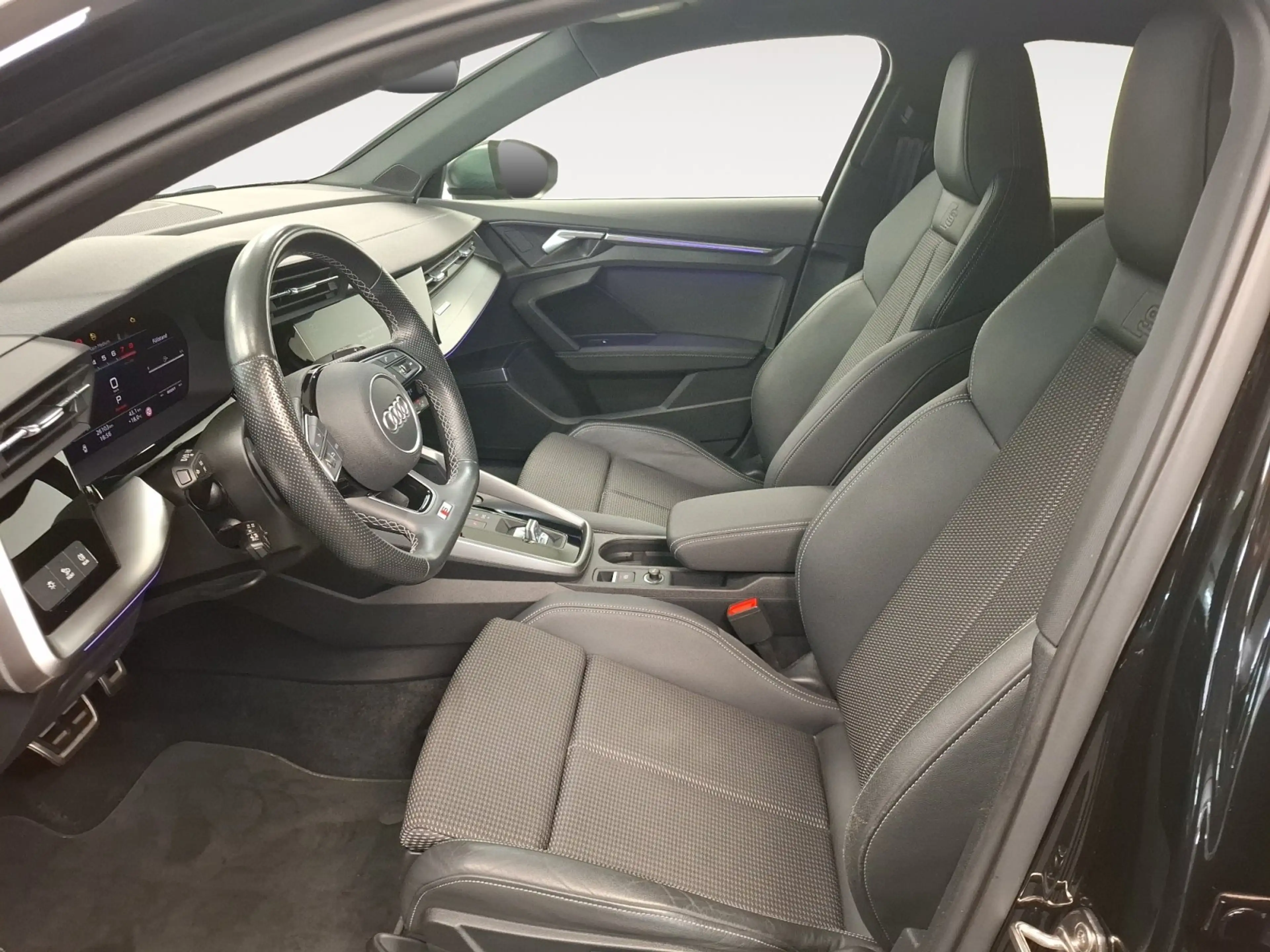 Audi S3 2.0 TFSI quattro Matrix RFK B&O CarPlay — photo 8