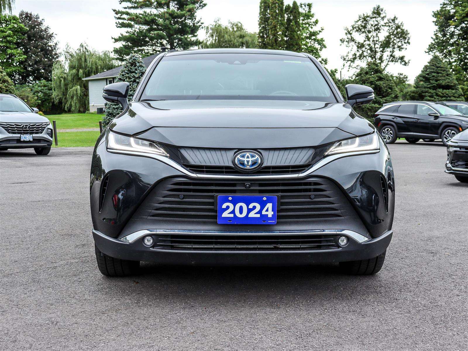 2024 Toyota Venza — photo 1