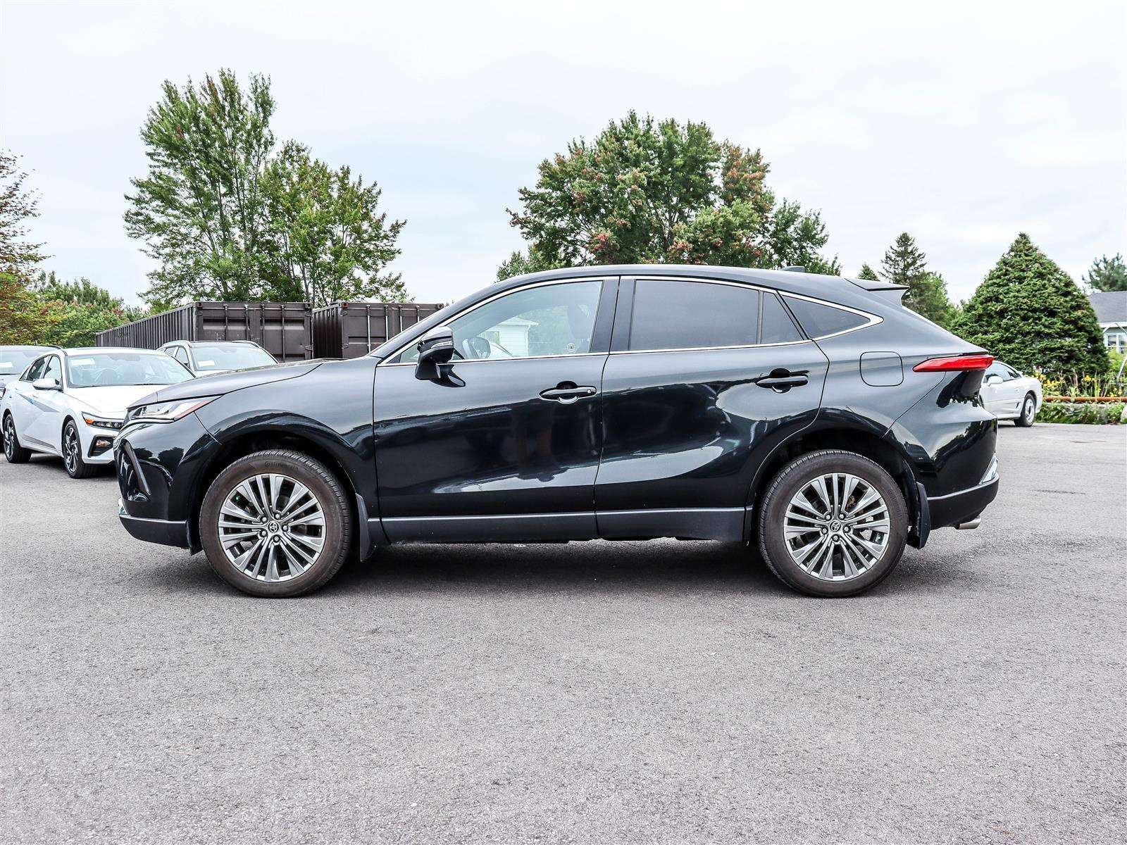 2024 Toyota Venza — photo 1
