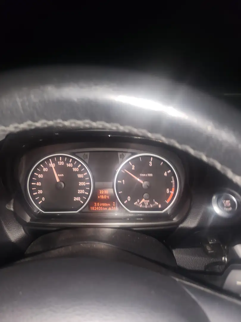 BMW 118 118d DPF Edition Lifestyle Grau - 2