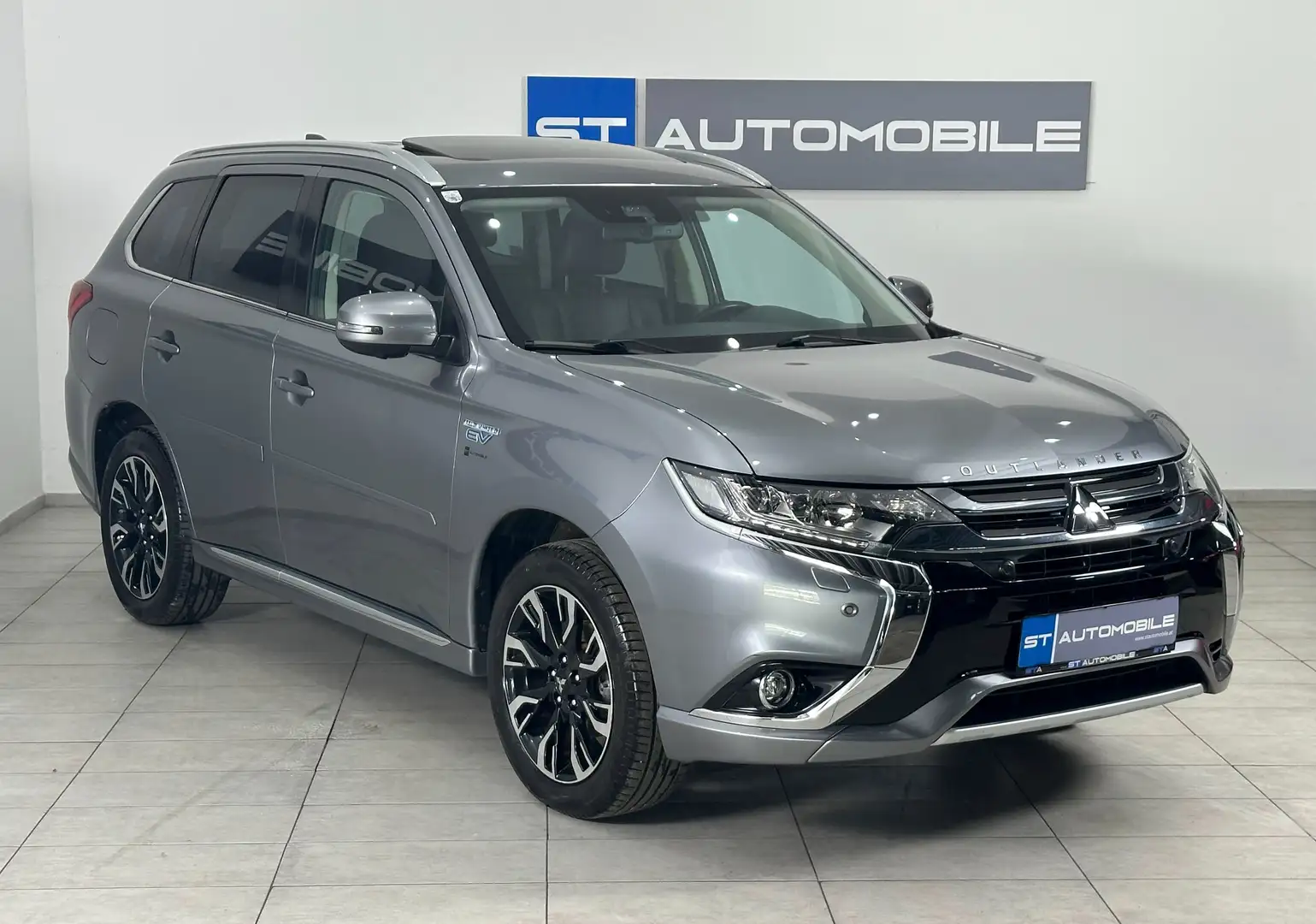 Mitsubishi Outlander PHEV Instyle 4WD Aut. // NAVI // KAMERA // Grau - 2