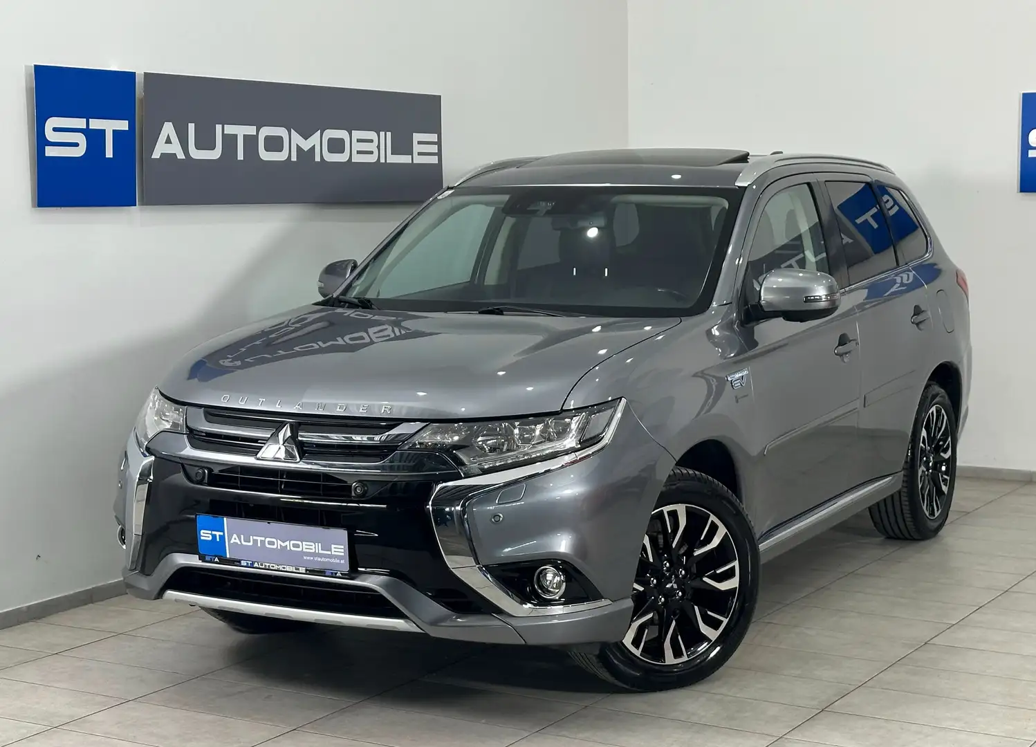 Mitsubishi Outlander PHEV Instyle 4WD Aut. // NAVI // KAMERA // Grau - 1