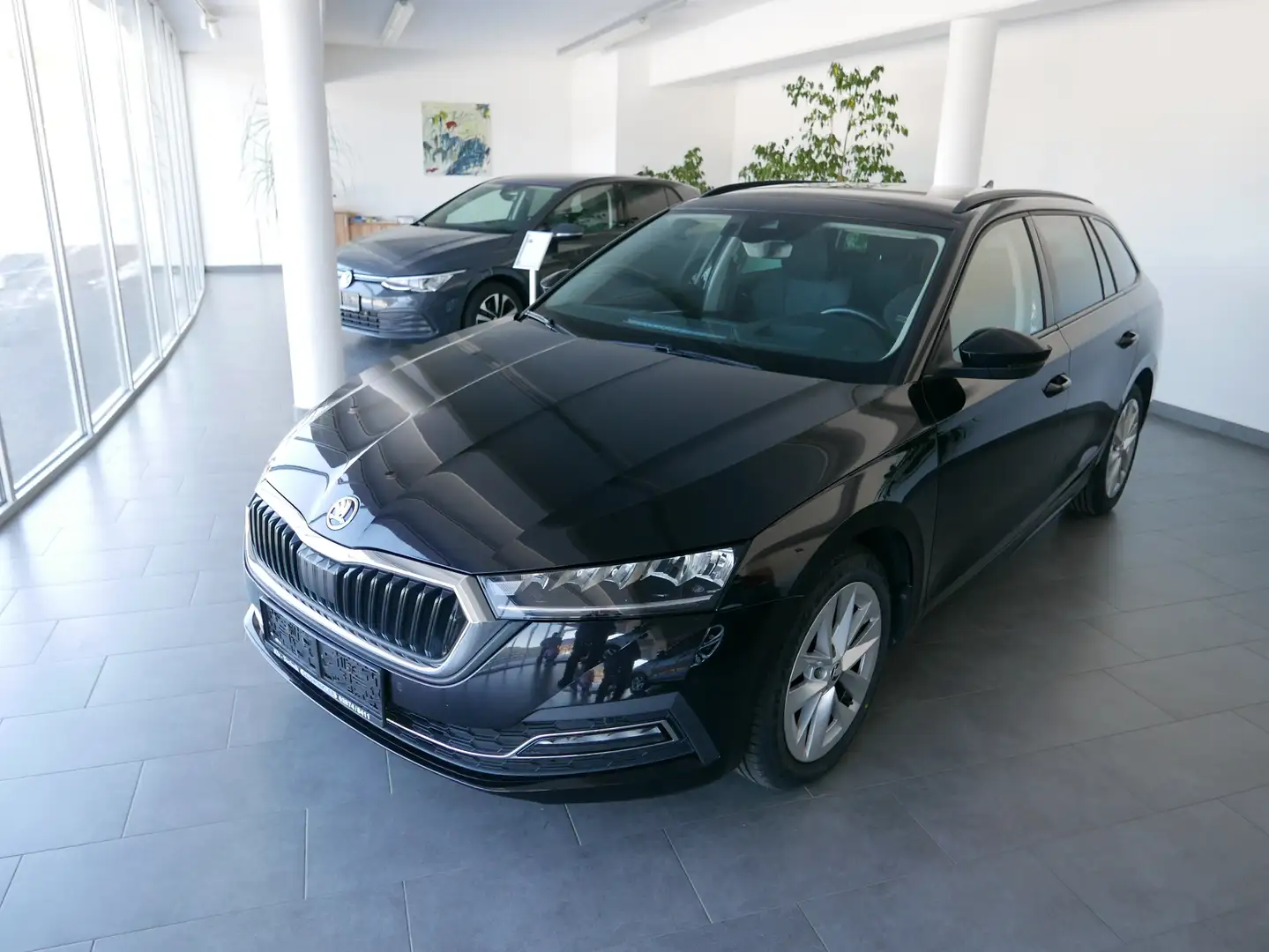 Skoda Octavia Style DSG LED SmartLink NAVIRückfahrk Kessy ACC Schwarz - 1