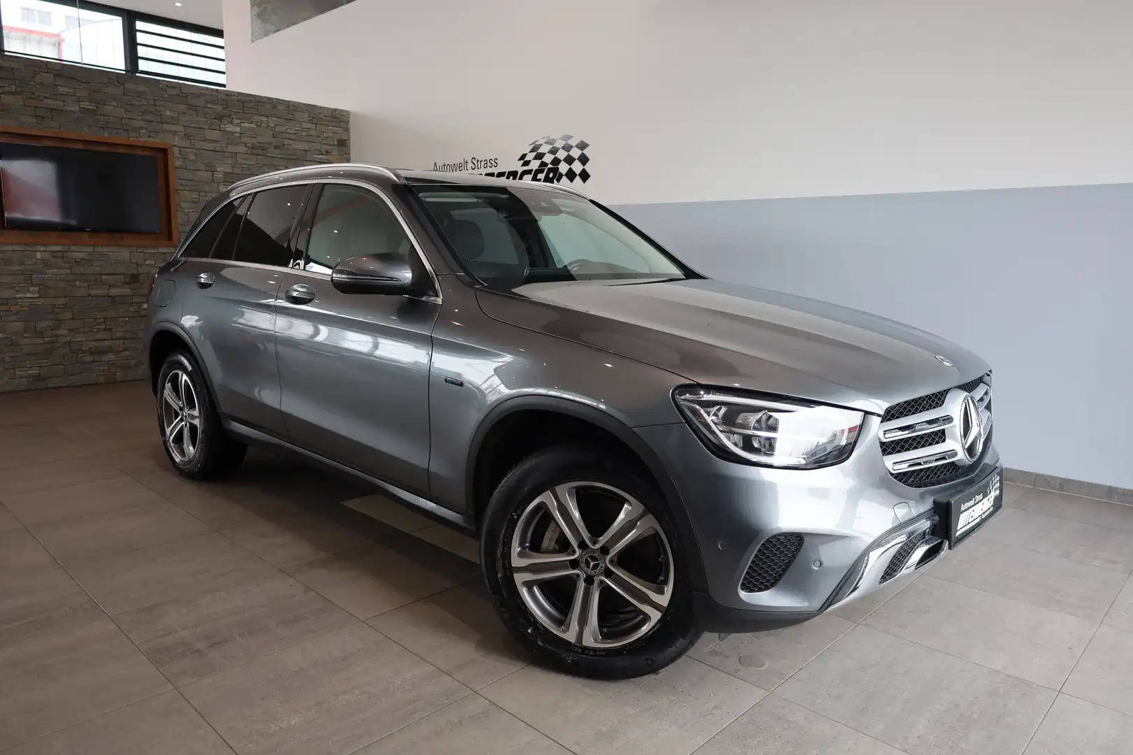 Mercedes-Benz GLC 300 de 4Matic DAB AHK Grau - 1