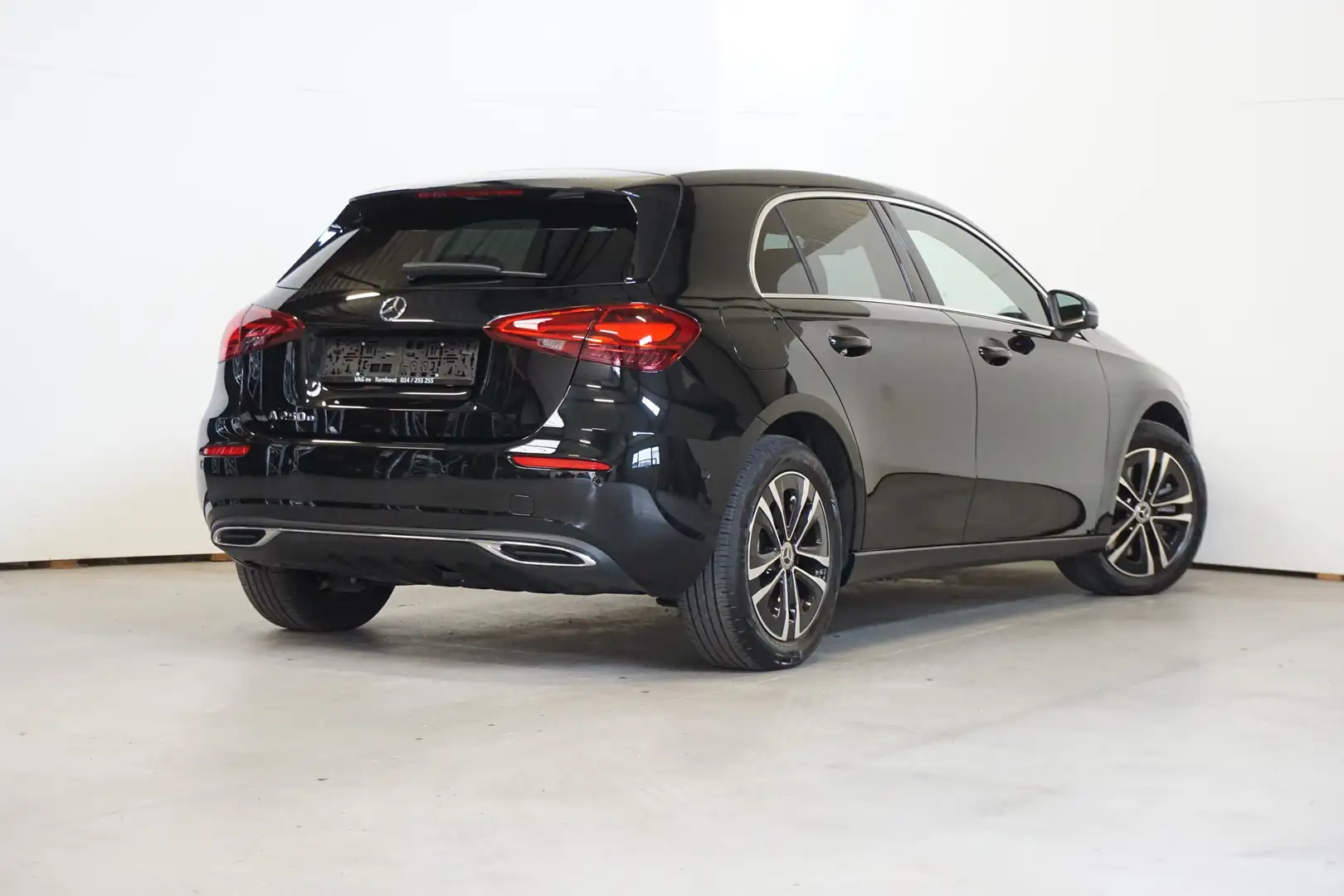 Mercedes-Benz A 250 RIJASSISTENTIE PAKKET - PANO DAK Noir - 2