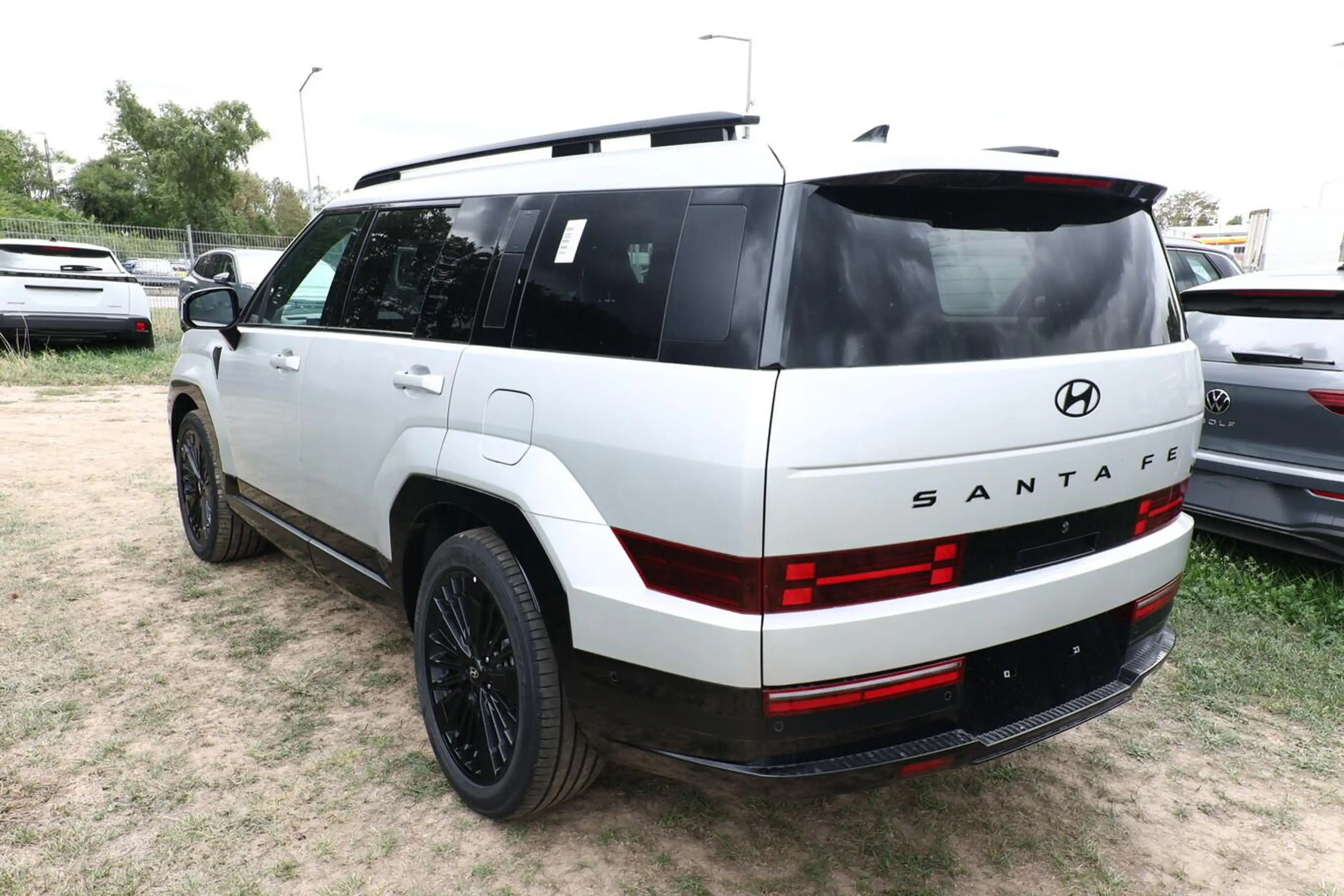 Hyundai SANTA FE HEV 4WD Blackline 7S Nappa Pano 20Z HUD 132 kW ... — photo 4