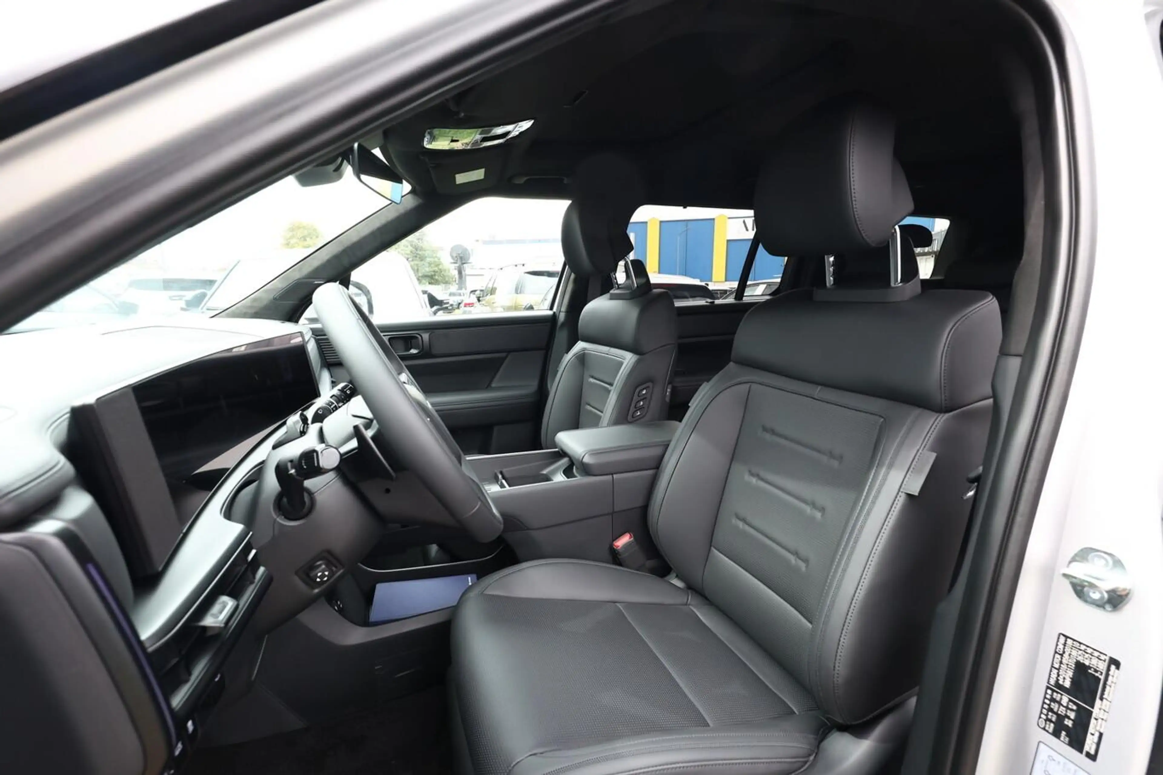 Hyundai SANTA FE HEV 4WD Blackline 7S Nappa Pano 20Z HUD 132 kW ... — photo 6