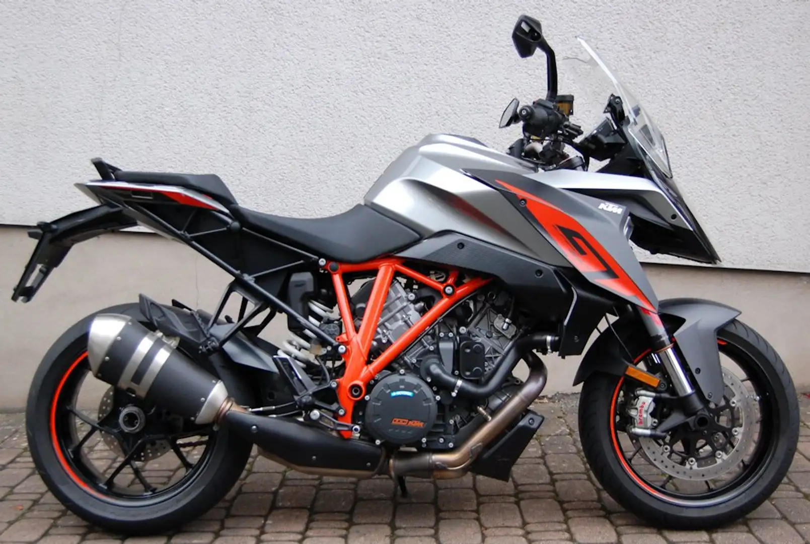KTM 1290 Super Duke GT Gris - 1