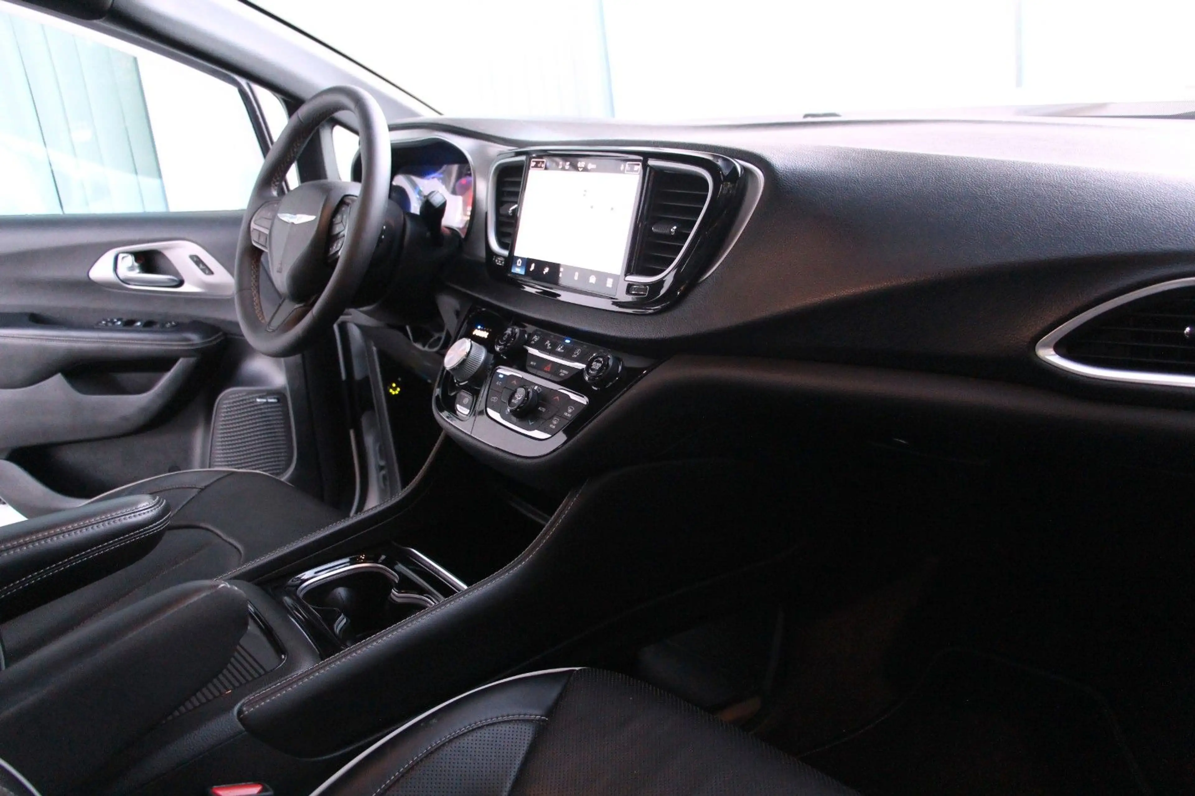 Chrysler Pacifica 3.6 LPG Gasanlage Vollausstattung 7Sitz — photo 9