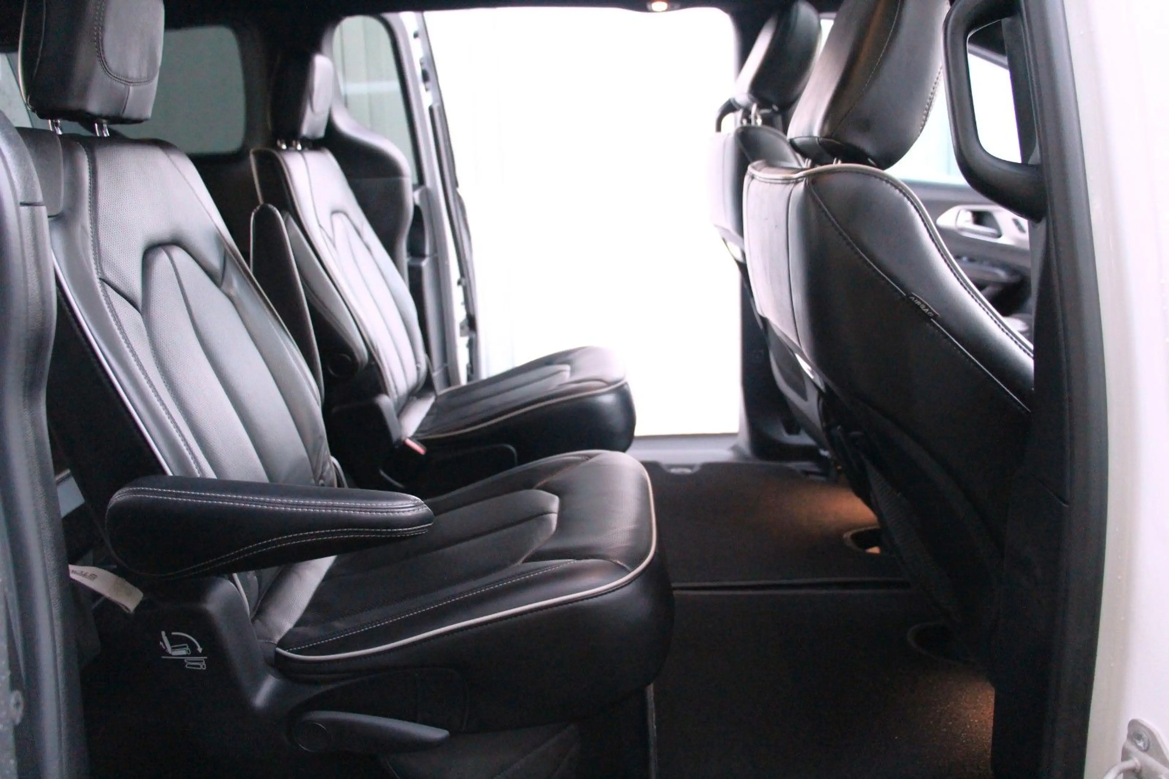 Chrysler Pacifica 3.6 LPG Gasanlage Vollausstattung 7Sitz — photo 16