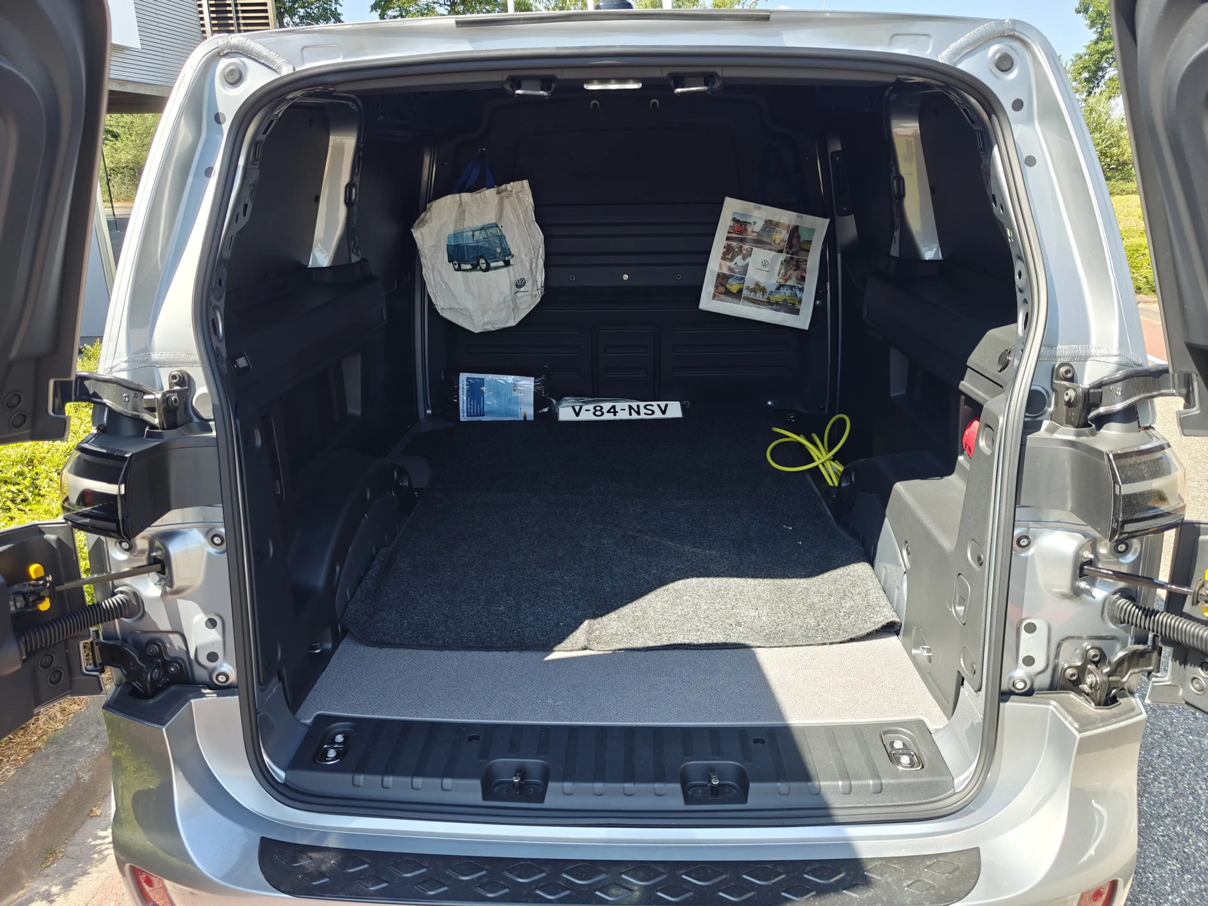 Volkswagen ID. Buzz Cargo Anniversary Edition 79 kWh — photo 11