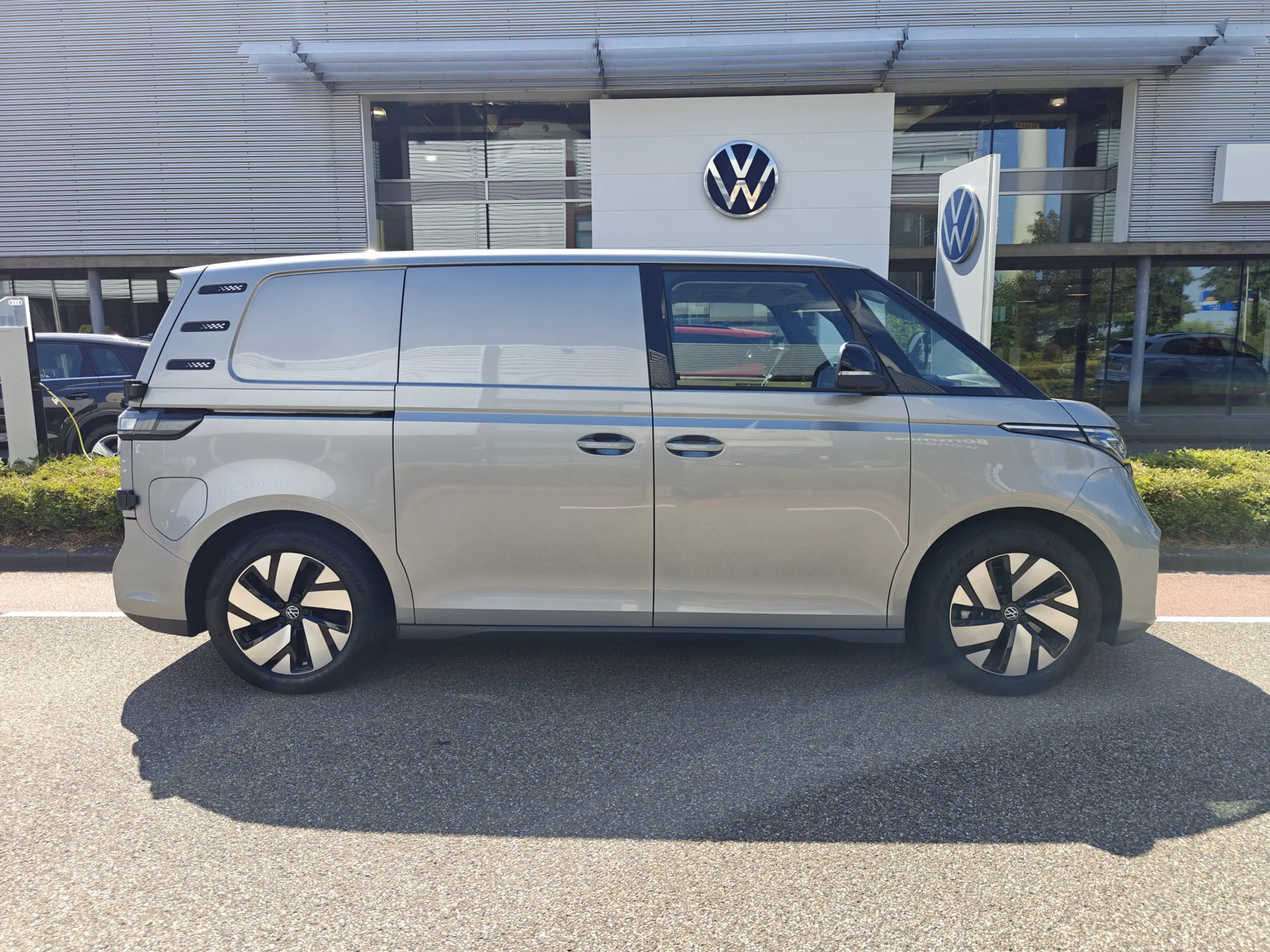 Volkswagen ID. Buzz Cargo Anniversary Edition 79 kWh — photo 8