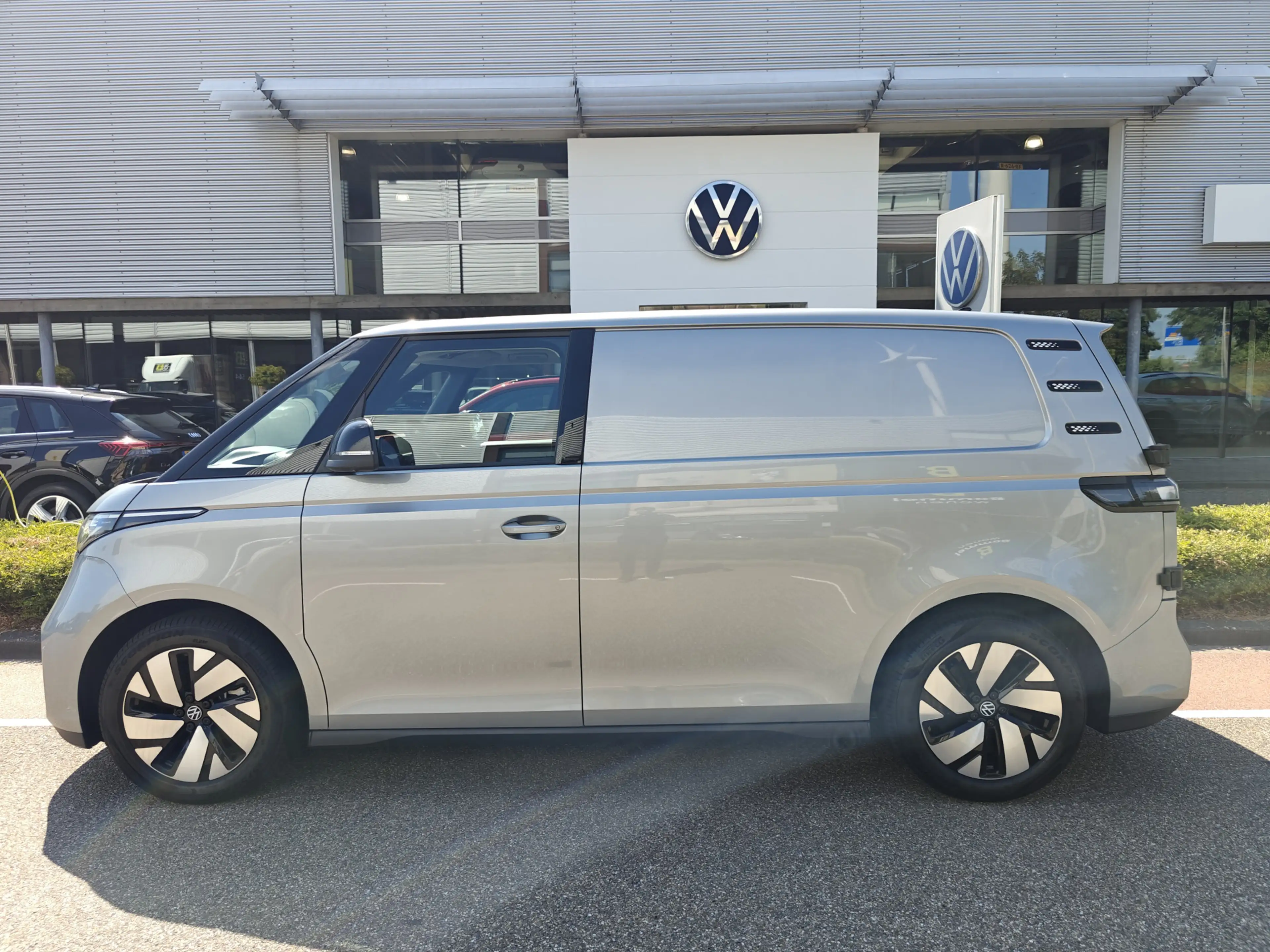 Volkswagen ID. Buzz Cargo Anniversary Edition 79 kWh — photo 13