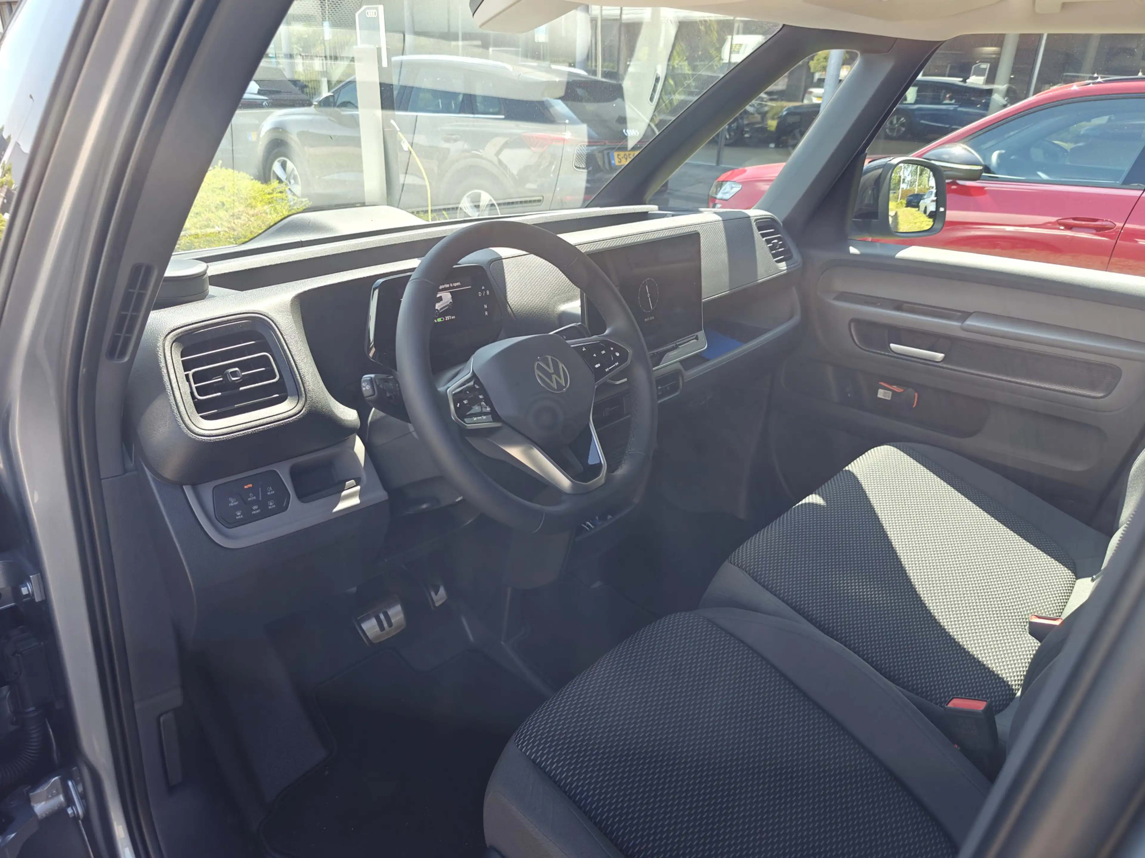 Volkswagen ID. Buzz Cargo Anniversary Edition 79 kWh — photo 6