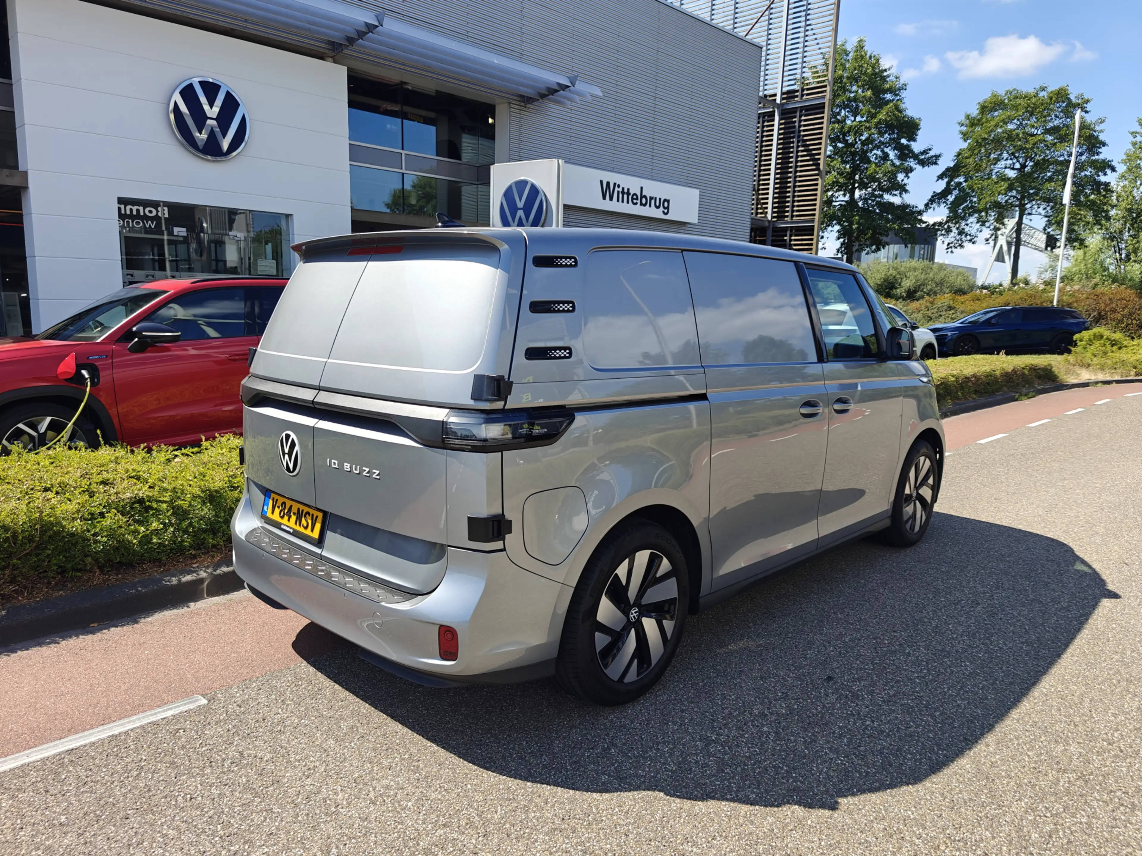 Volkswagen ID. Buzz Cargo Anniversary Edition 79 kWh — photo 4